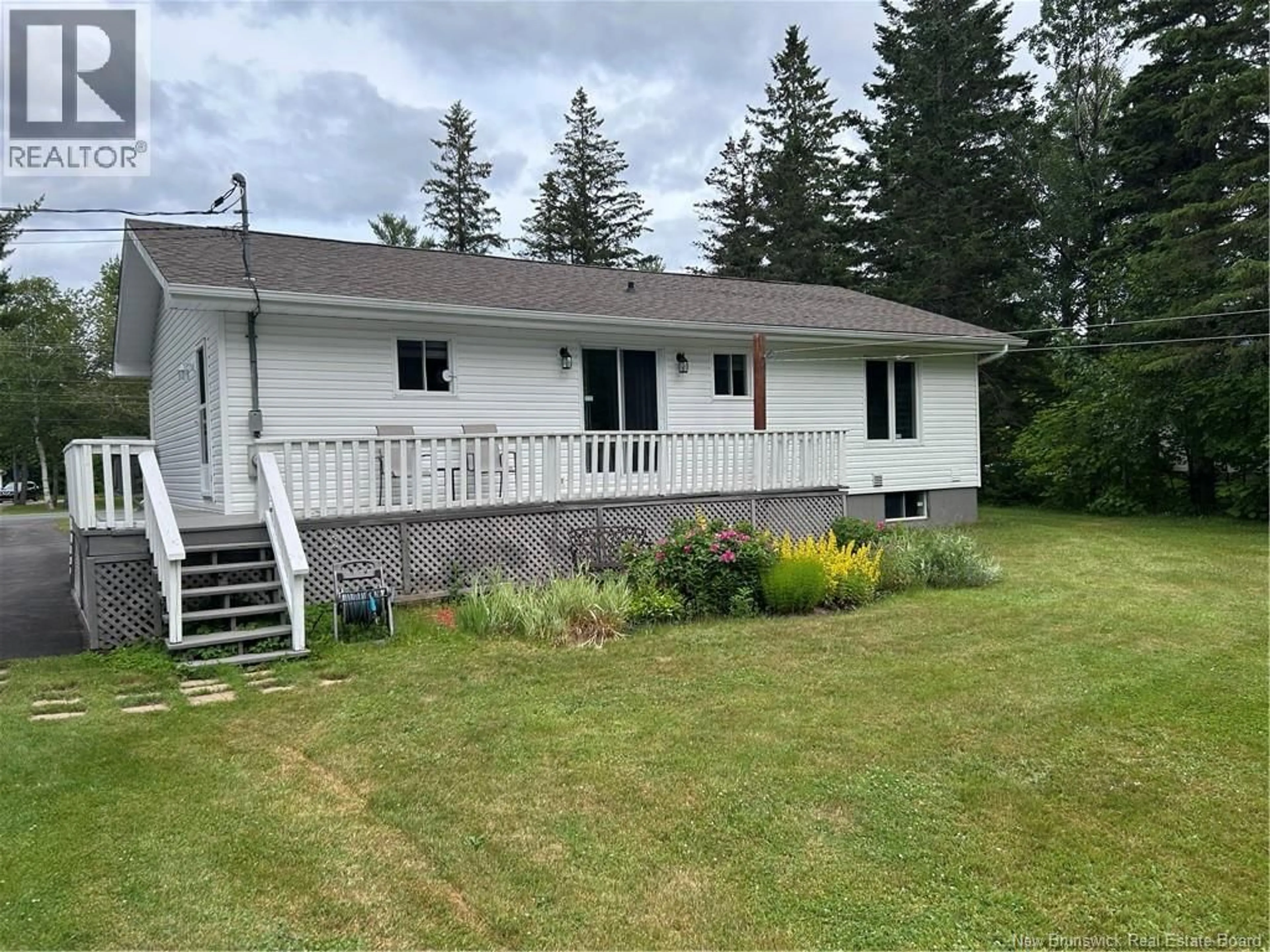 A pic from outside/outdoor area/front of a property/back of a property/a pic from drone, unknown for 43 CHEMIN ALDERWOOD, Tilley Road New Brunswick E8M1S4