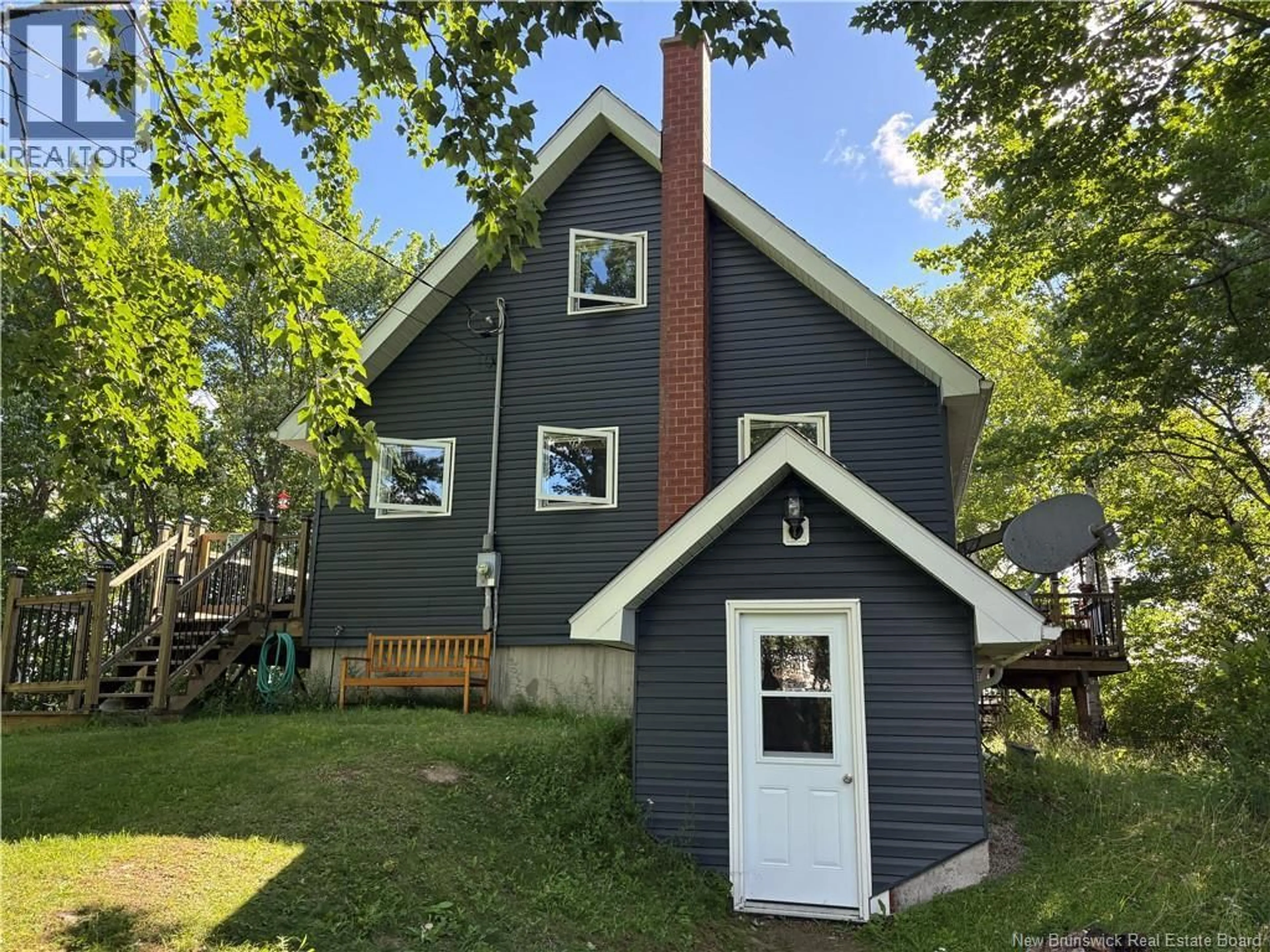 Home with vinyl exterior material, street for 27 BINKS CRESCENT, Harvey New Brunswick E6K1J3