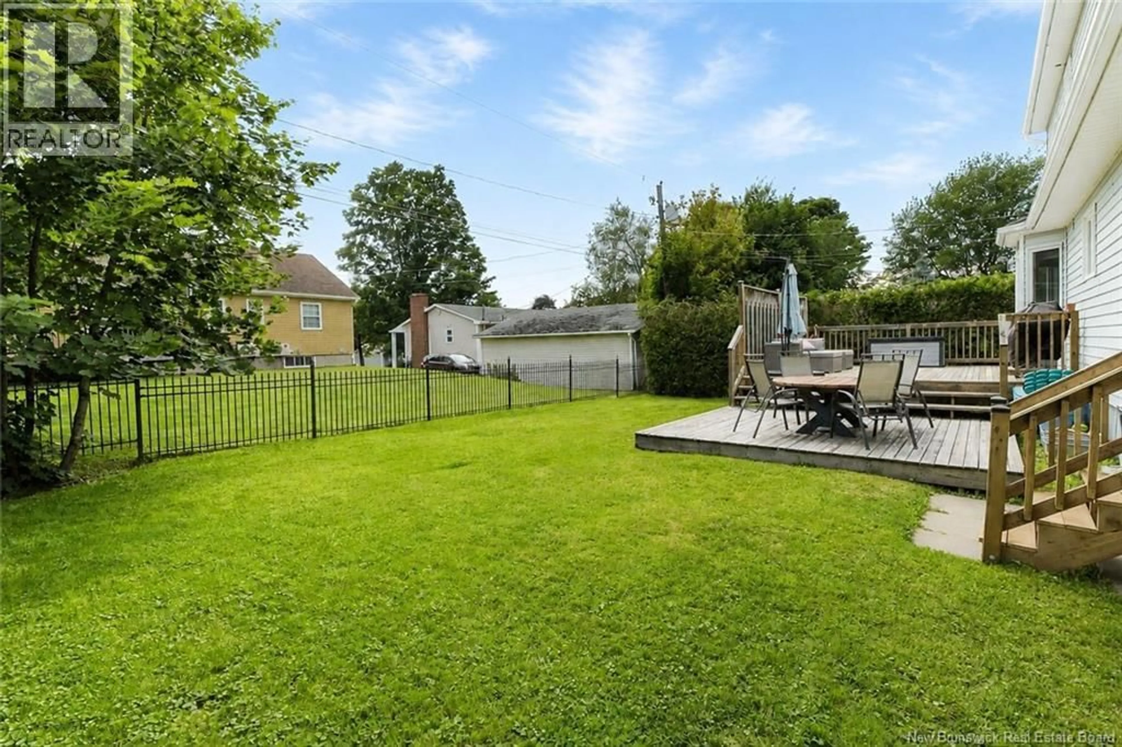Patio, street for 99 OAKLAND AVE, Fredericton New Brunswick E3A1W5