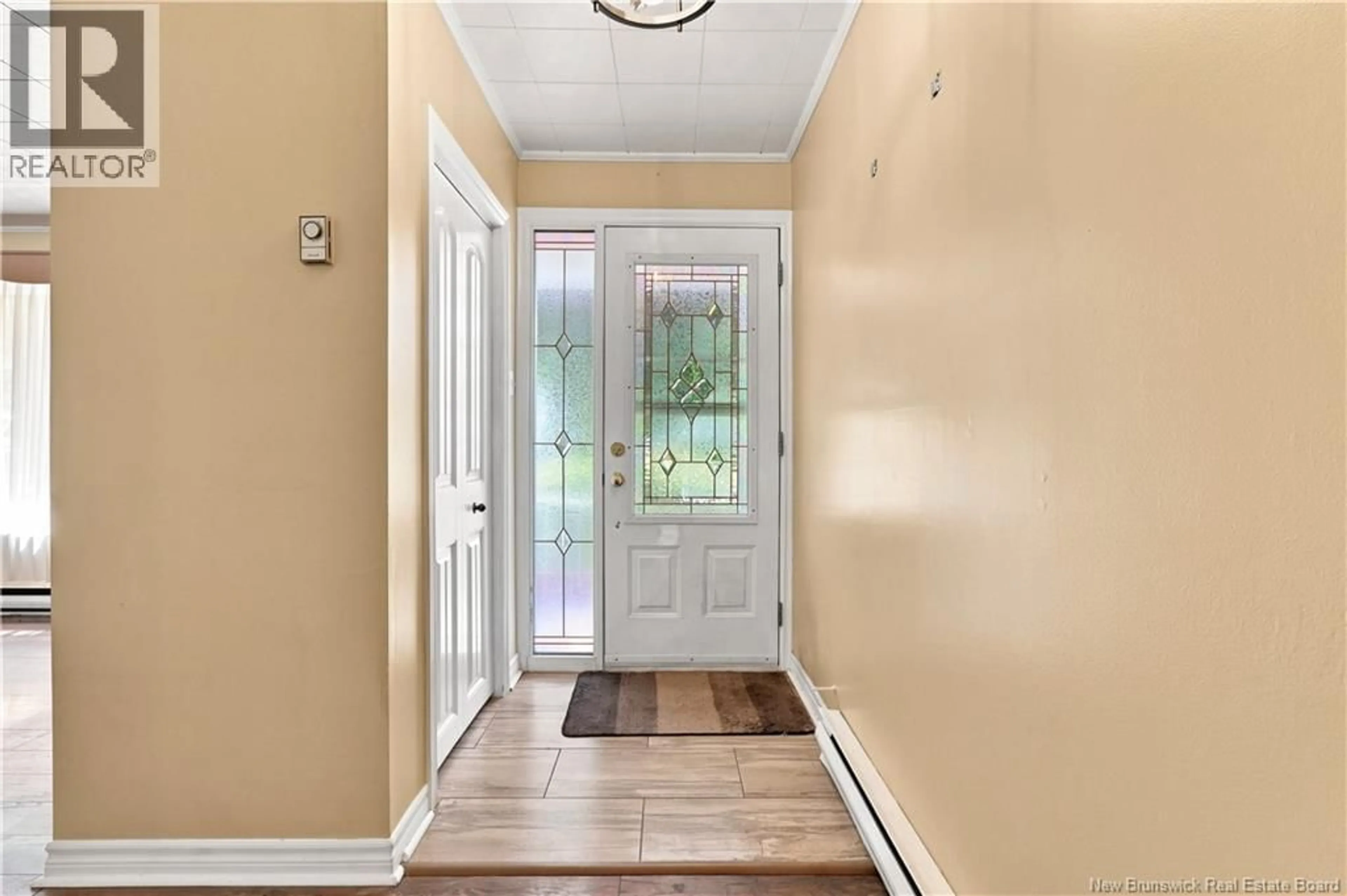 Indoor entryway for 727 GREGG COURT, Fredericton New Brunswick E3B4H5