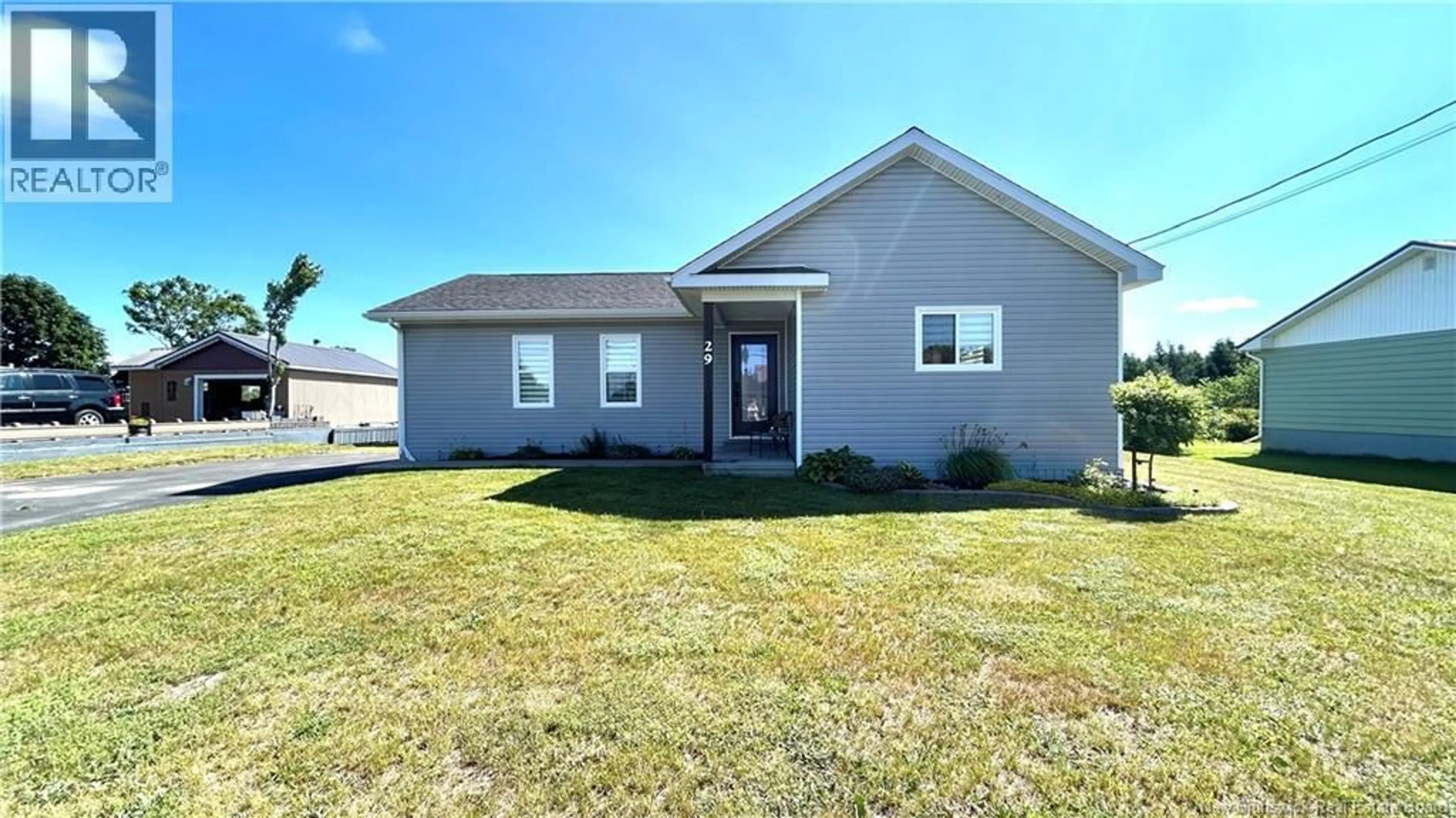 Home with vinyl exterior material, unknown for 29 ST-SIMON ROAD, Caraquet New Brunswick E1W1B3