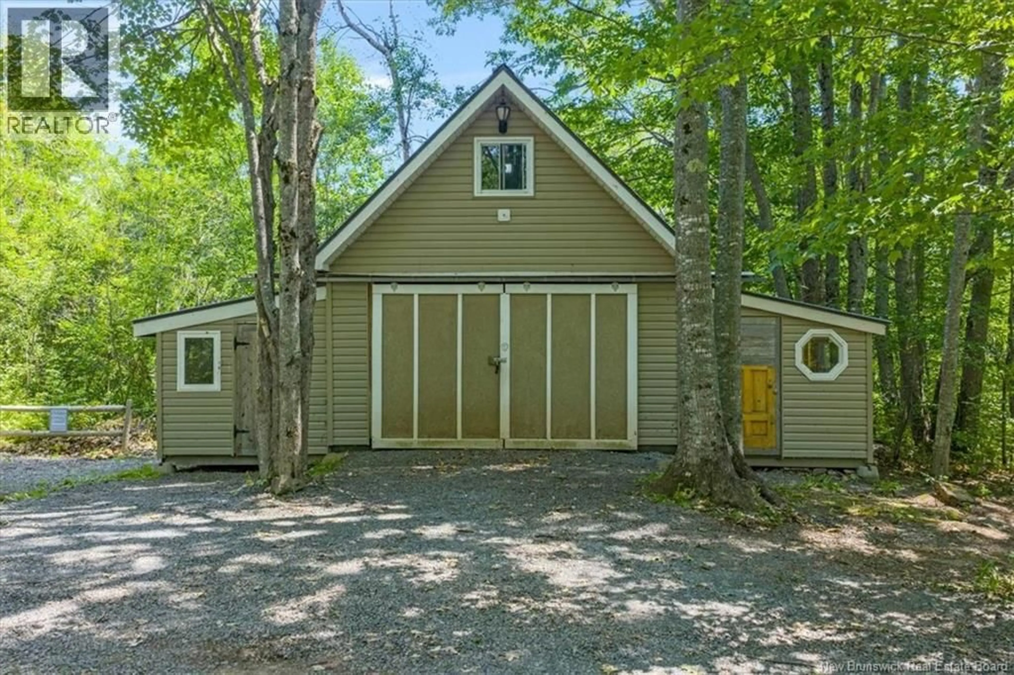 Indoor garage for 384 ELM HILL ROAD, Hampstead New Brunswick E5M1Y5