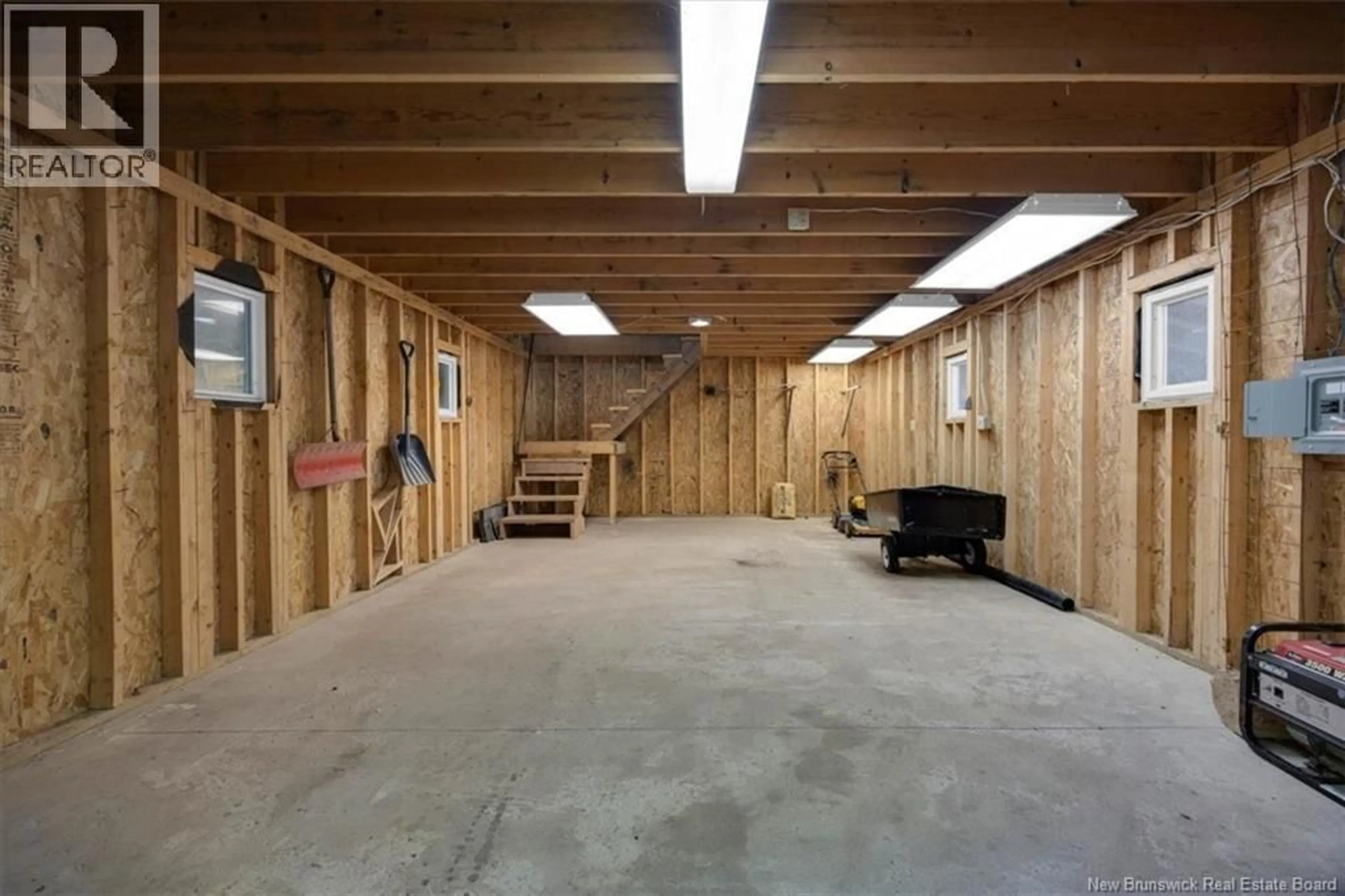 Indoor garage for 384 ELM HILL ROAD, Hampstead New Brunswick E5M1Y5