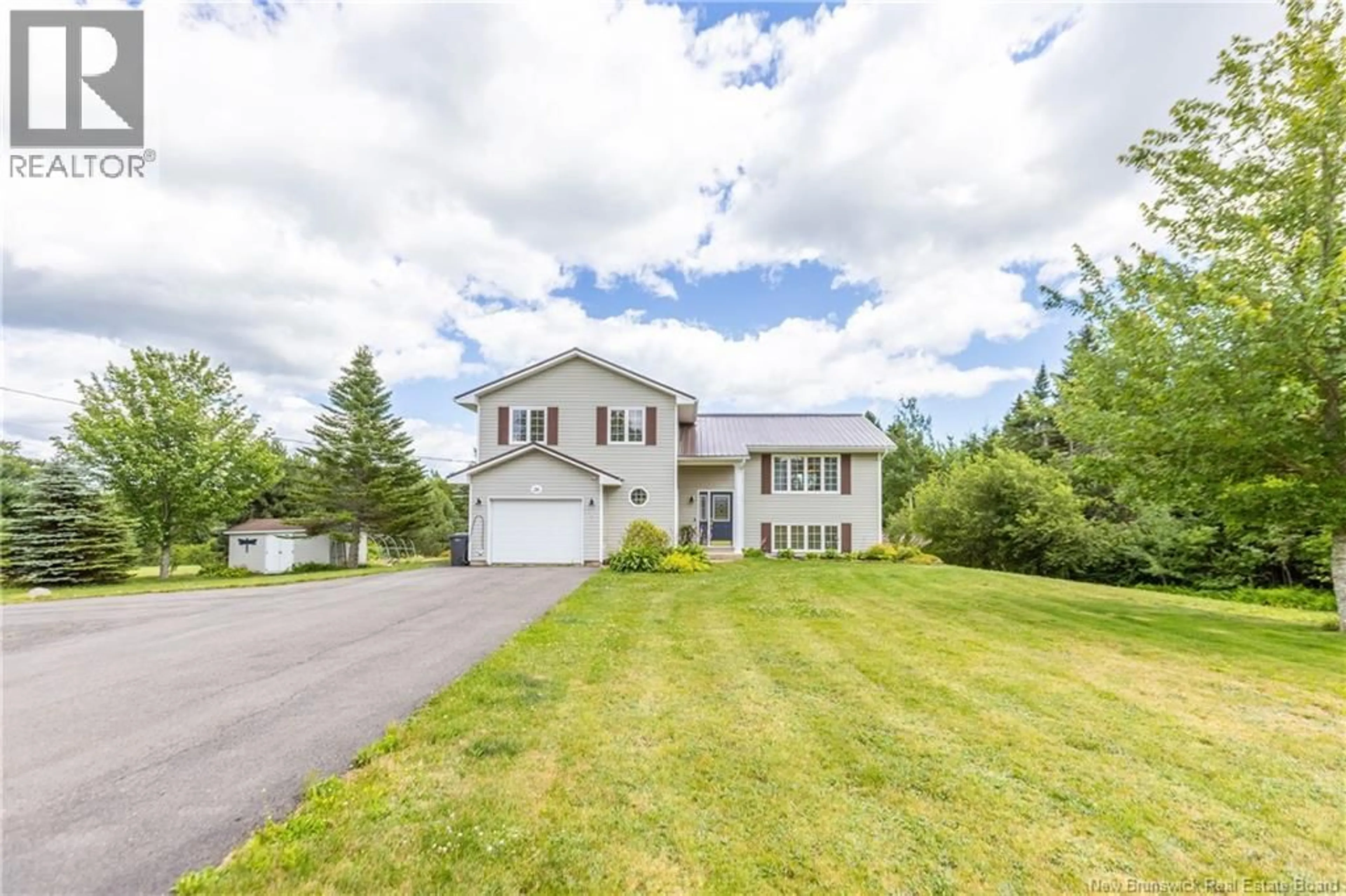 A pic from outside/outdoor area/front of a property/back of a property/a pic from drone, street for 26 CARRIAGE COURT, Sackville New Brunswick E4L1B2