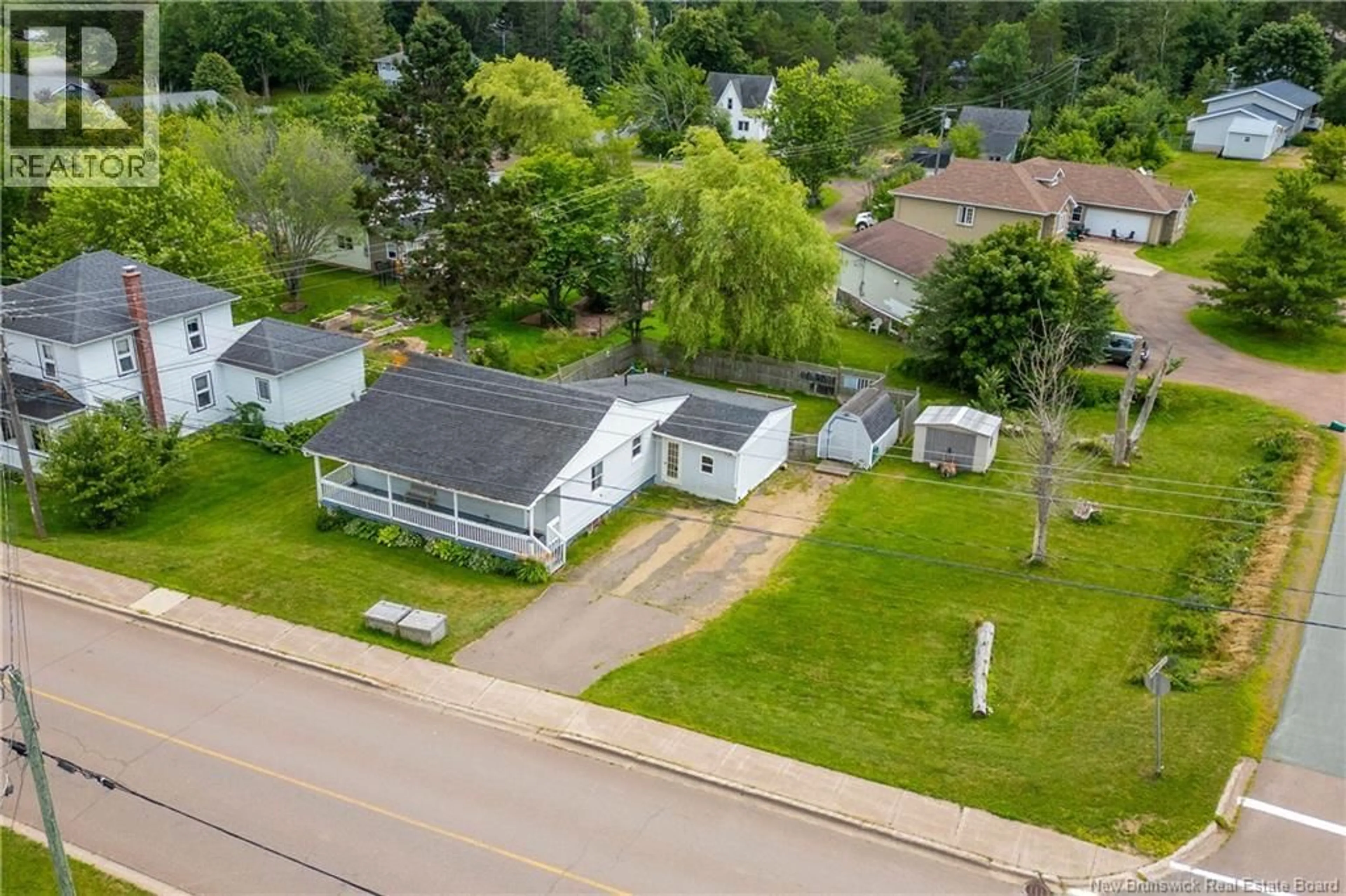A pic from outside/outdoor area/front of a property/back of a property/a pic from drone, street for 128 YORK STREET, Sackville New Brunswick E4L4S1