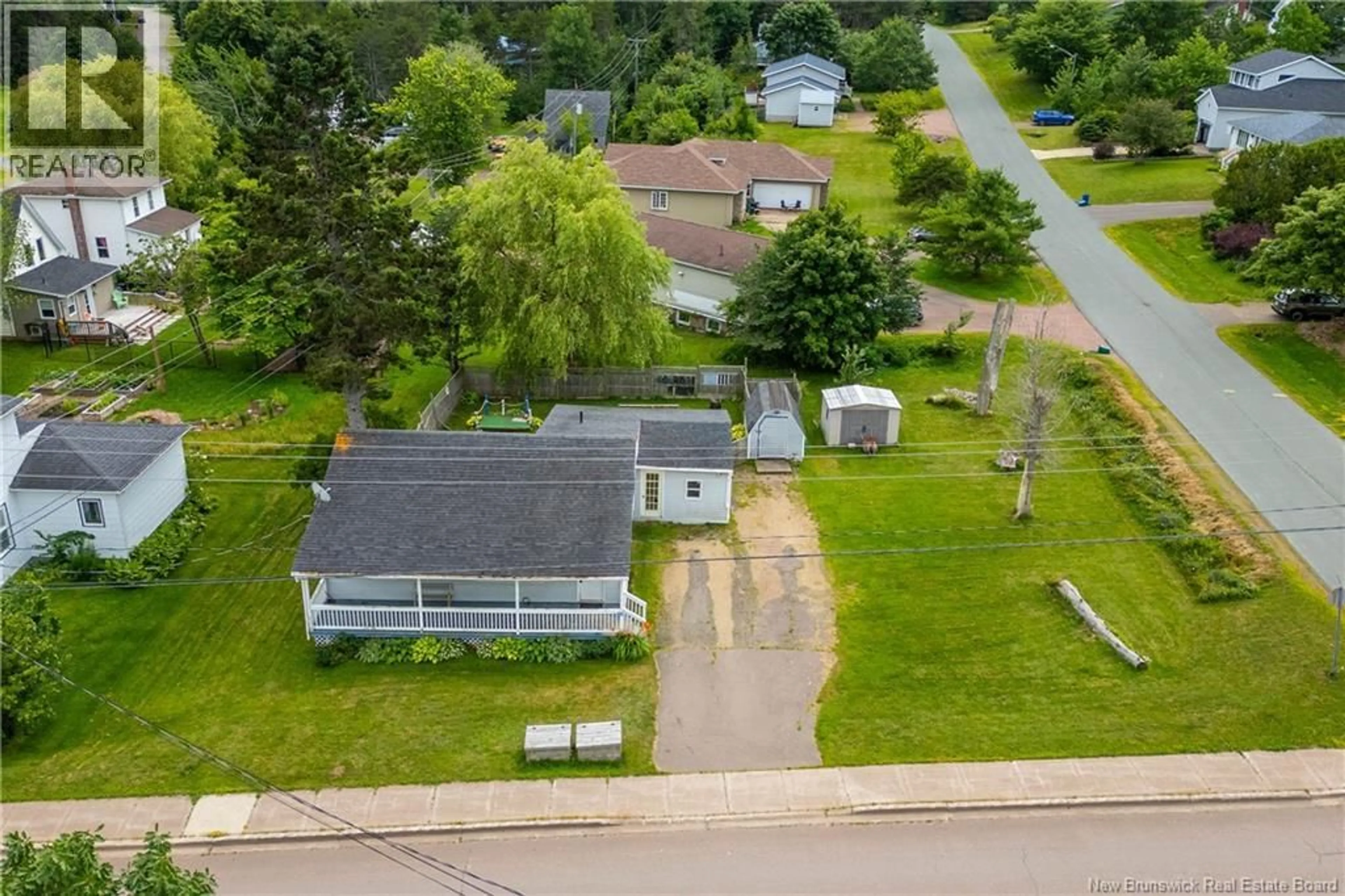 A pic from outside/outdoor area/front of a property/back of a property/a pic from drone, street for 128 YORK STREET, Sackville New Brunswick E4L4S1