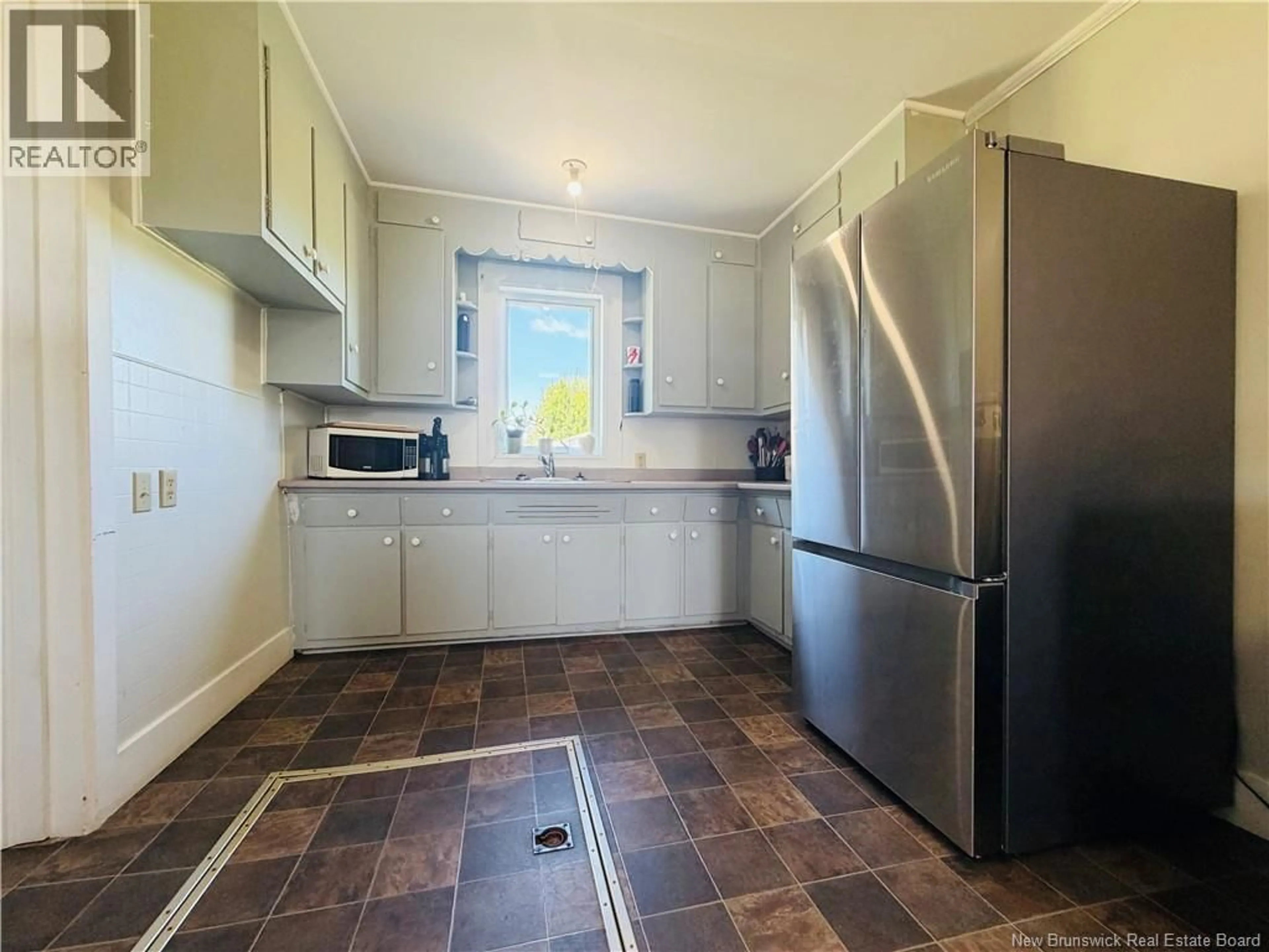 Standard kitchen, unknown for 5647 ROUTE 117, Baie-Sainte-Anne New Brunswick E9A1H9