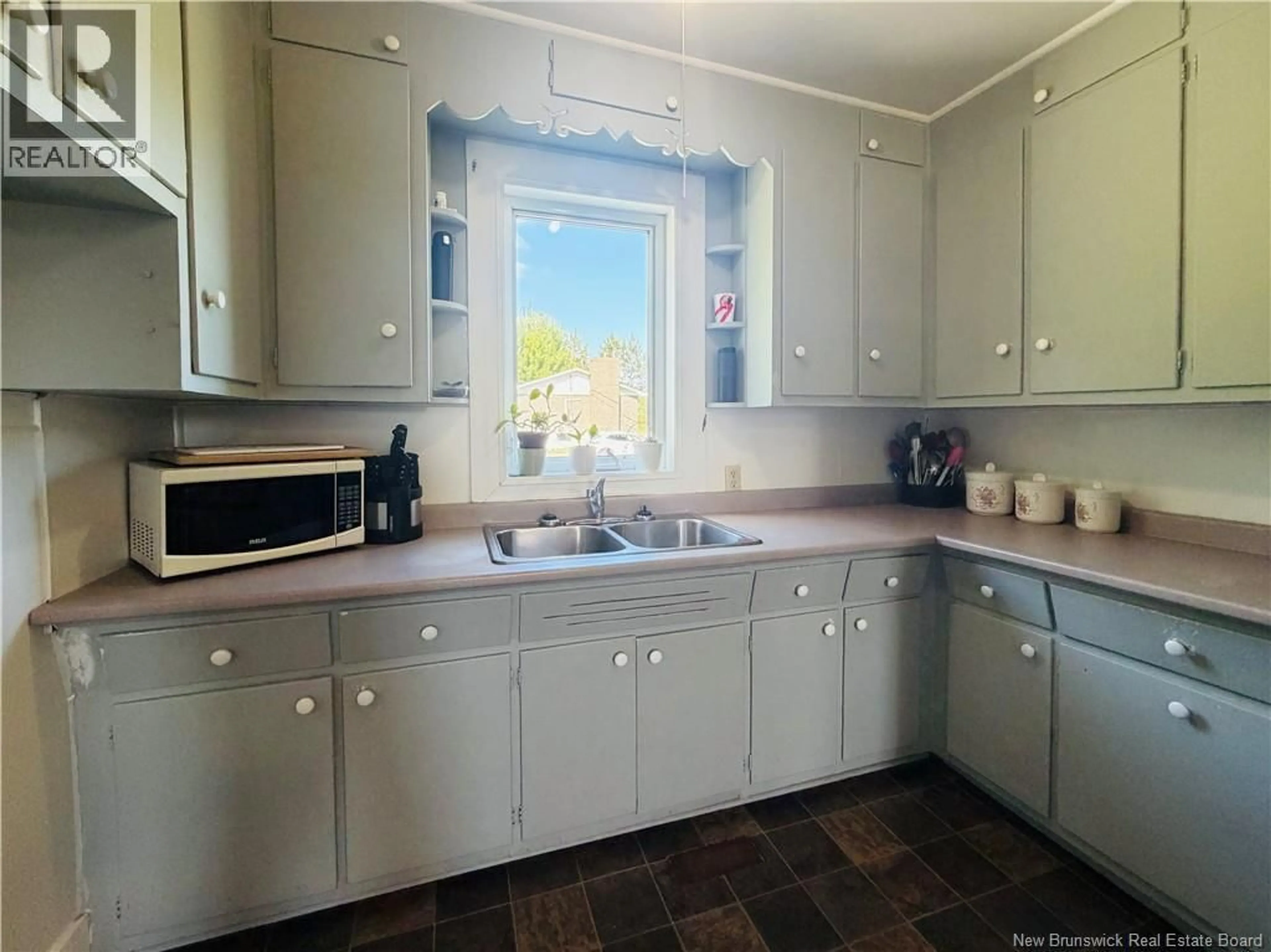 Standard kitchen, unknown for 5647 ROUTE 117, Baie-Sainte-Anne New Brunswick E9A1H9