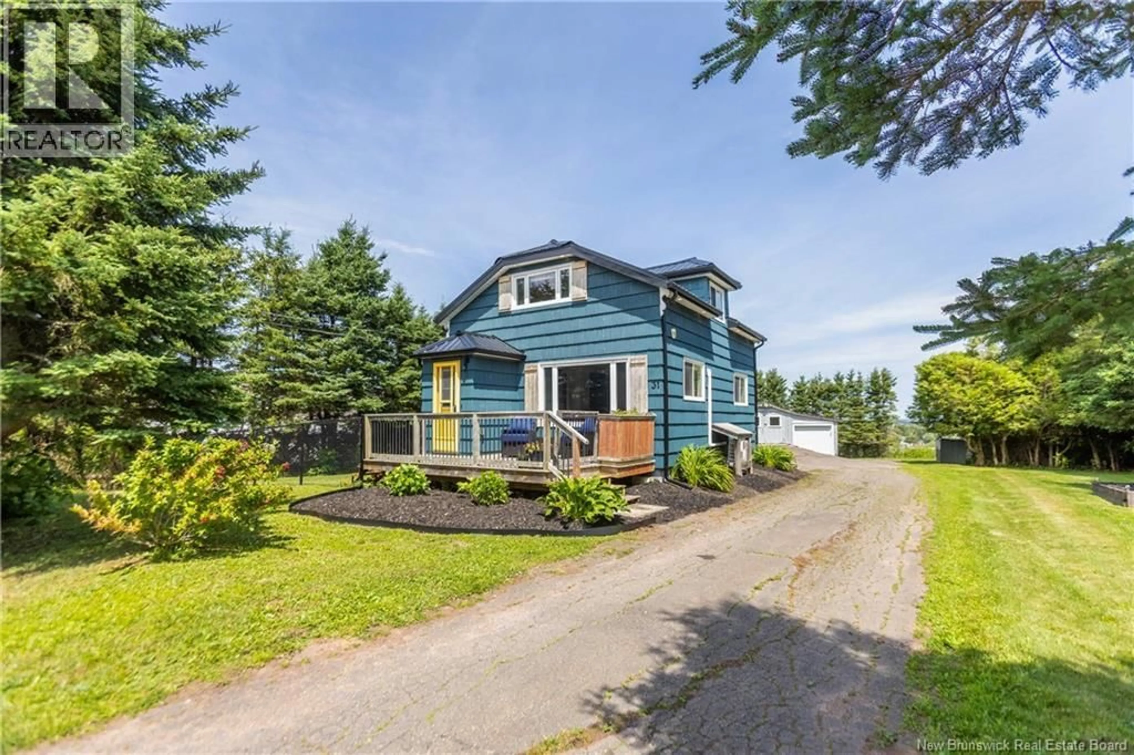 Home with vinyl exterior material, street for 31 WALKER ROAD, Sackville New Brunswick E4L3K4