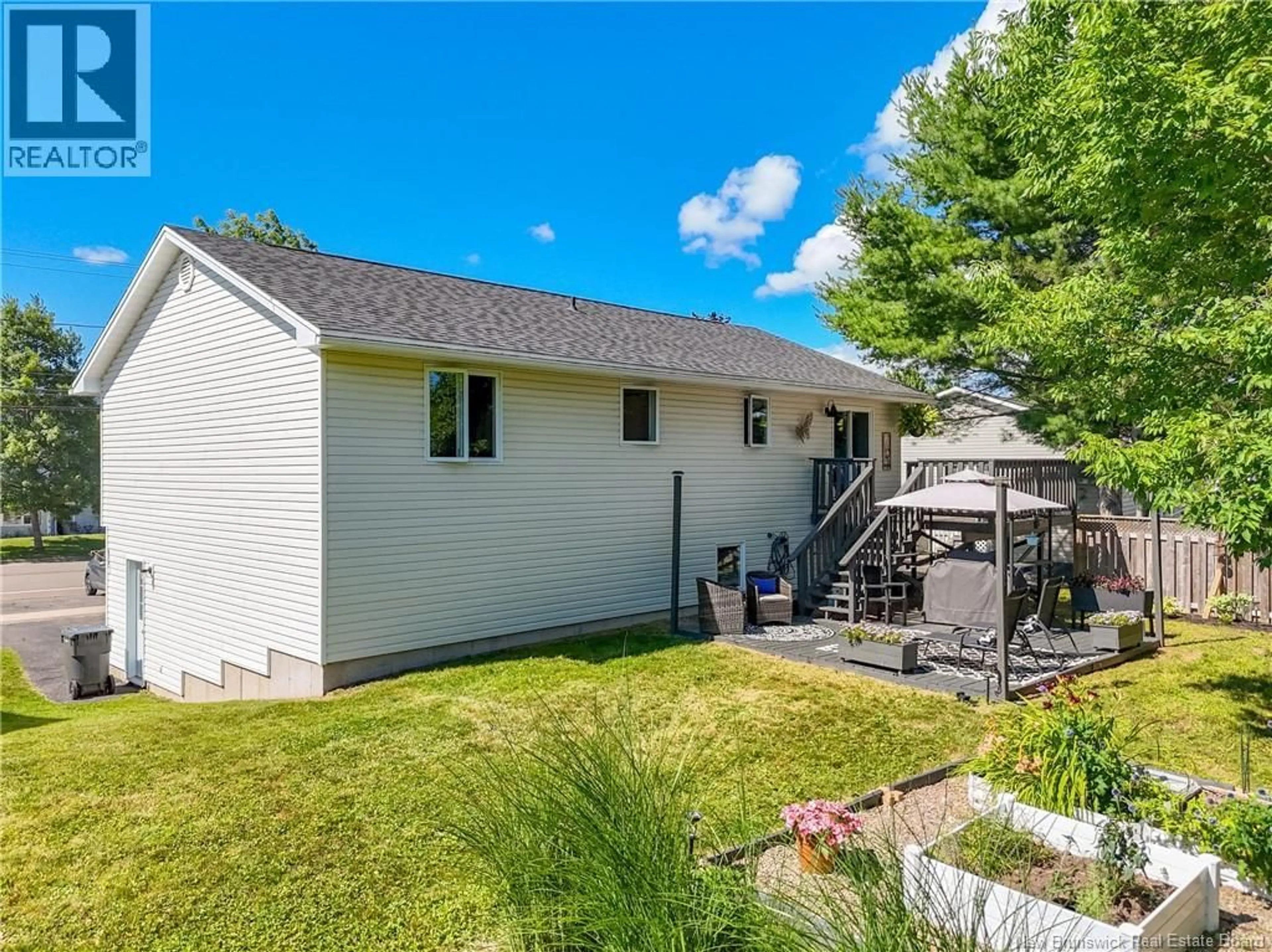 Home with vinyl exterior material, unknown for 75 GOODINE STREET, Fredericton New Brunswick E3B7J7