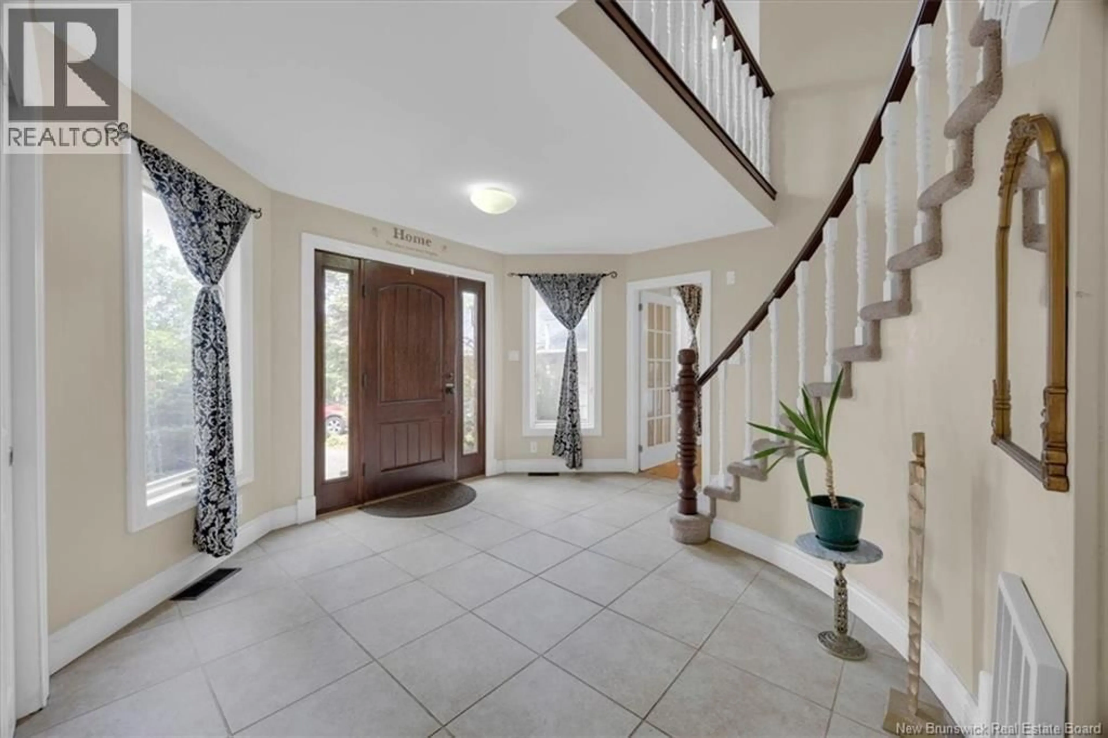 Indoor foyer for 35 MARLIN TERRACE, Saint John New Brunswick E2K4H6
