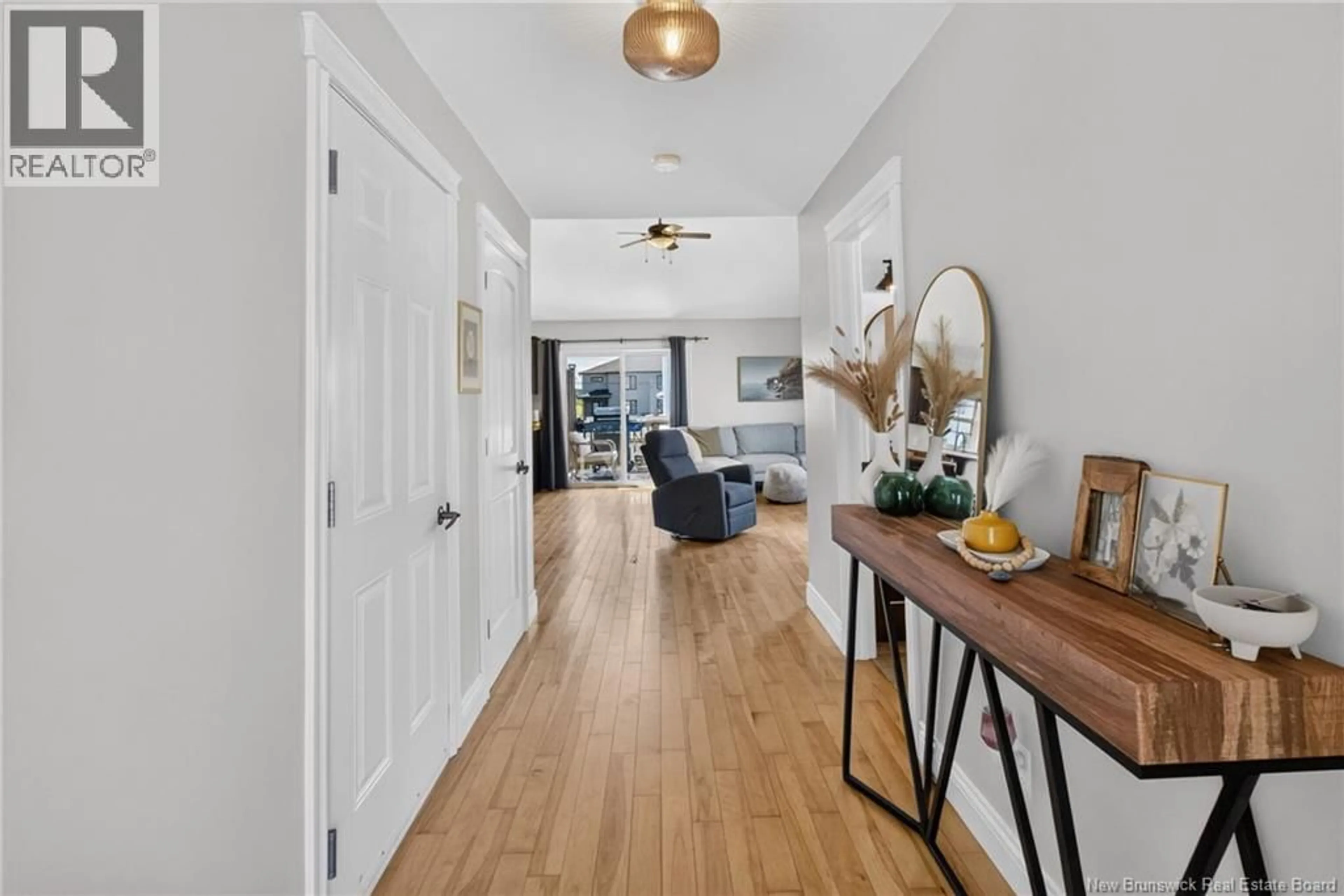Indoor entryway for 93 JEANNETTE, Dieppe New Brunswick E1A0K3