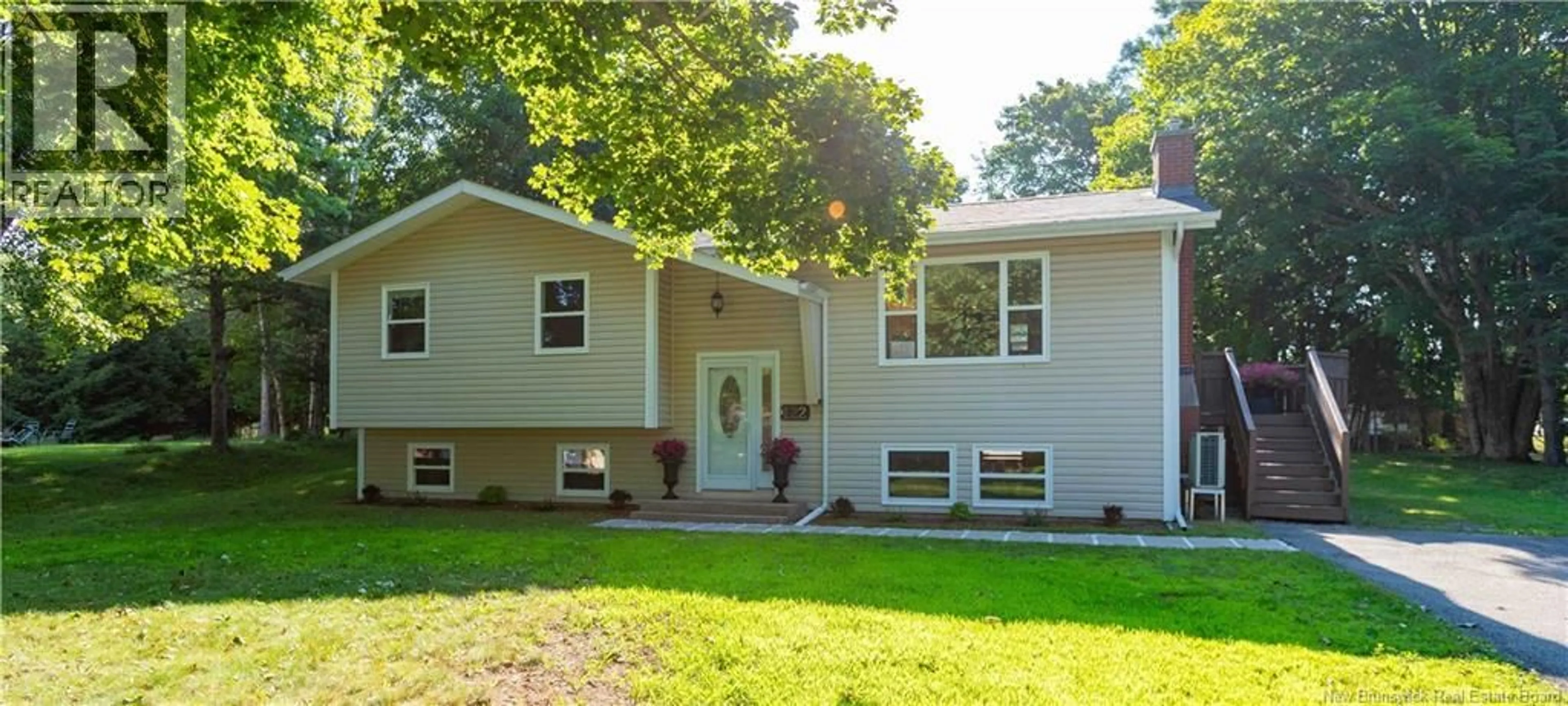 Home with vinyl exterior material, street for 122 GONDOLA BOULEVARD, Saint John New Brunswick E2E1J1