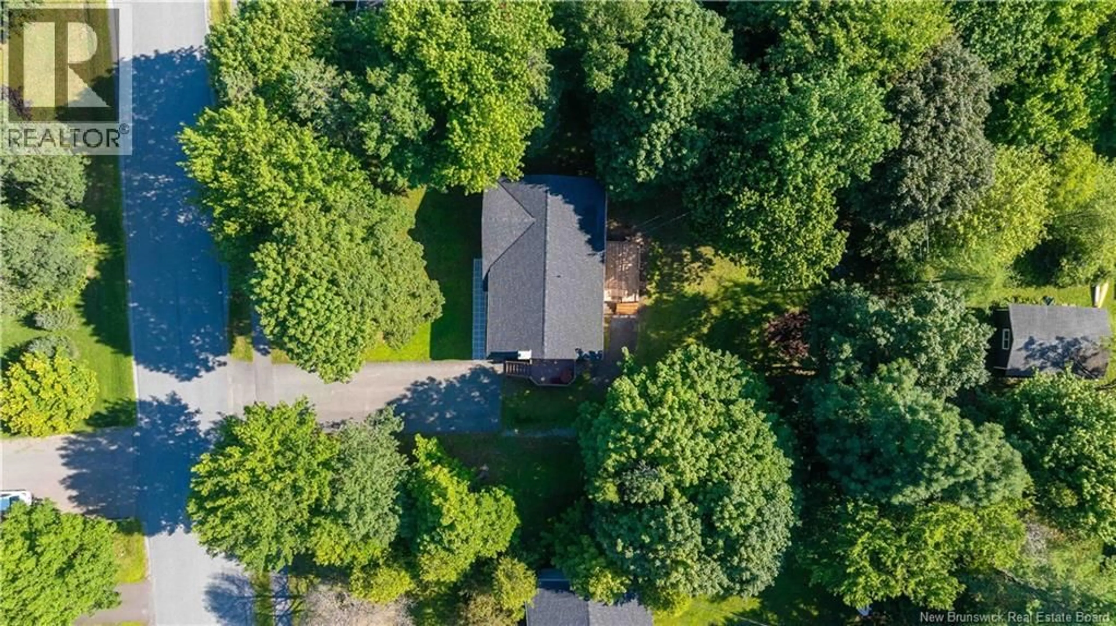 A pic from outside/outdoor area/front of a property/back of a property/a pic from drone, forest/trees view for 122 GONDOLA BOULEVARD, Saint John New Brunswick E2E1J1