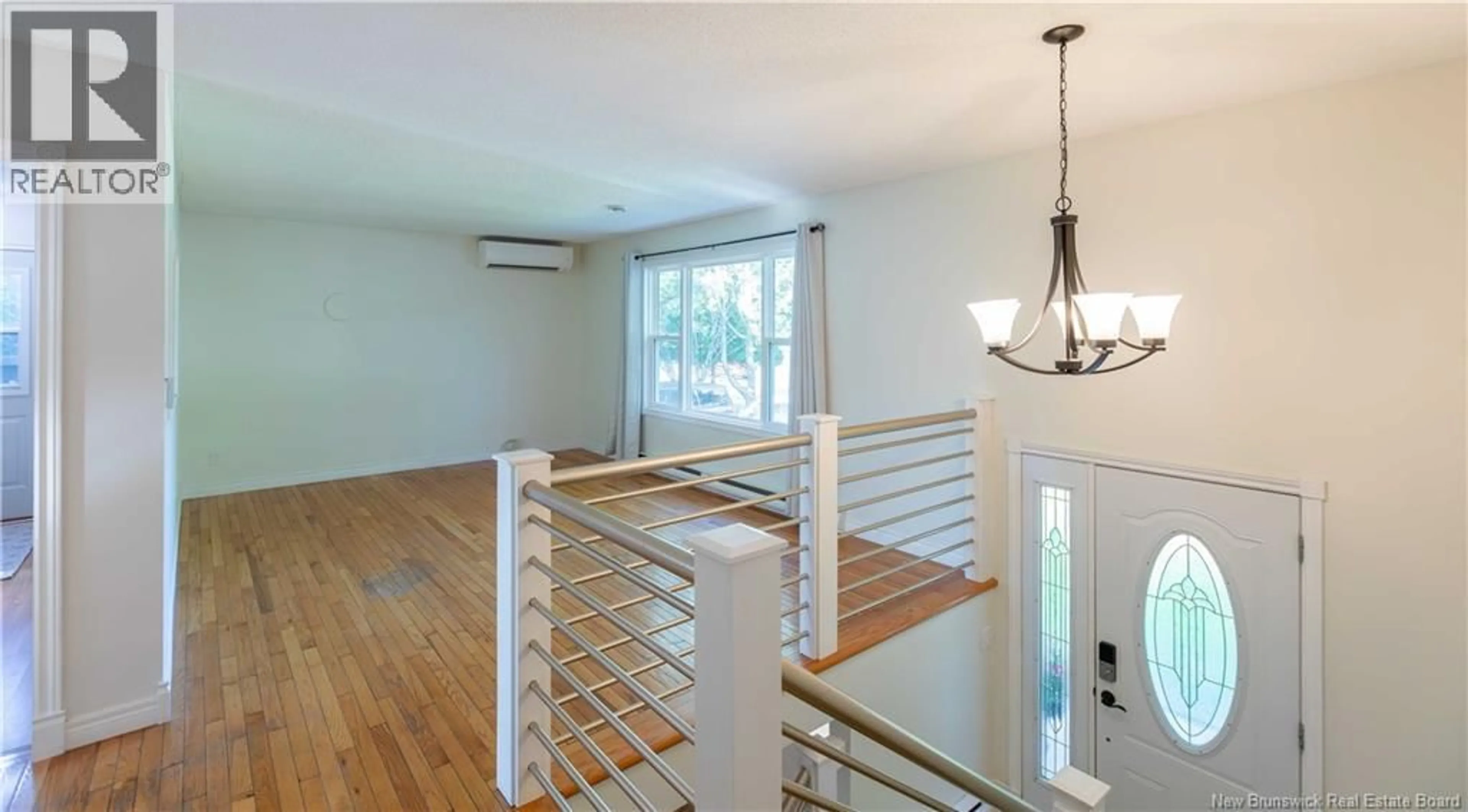 Indoor foyer for 122 GONDOLA BOULEVARD, Saint John New Brunswick E2E1J1