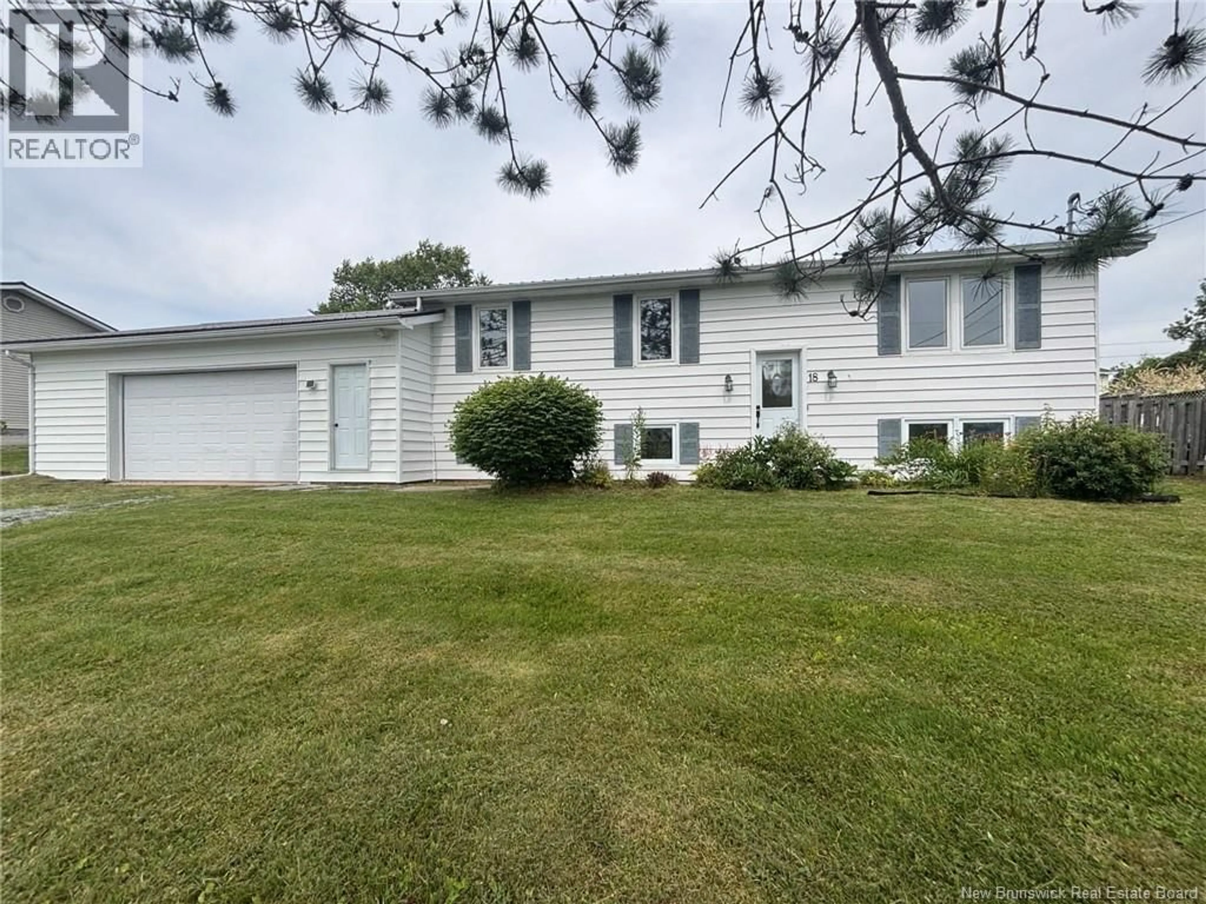 Home with vinyl exterior material, unknown for 18 PRINCE WILLIAM STREET, St George New Brunswick E5C3L8