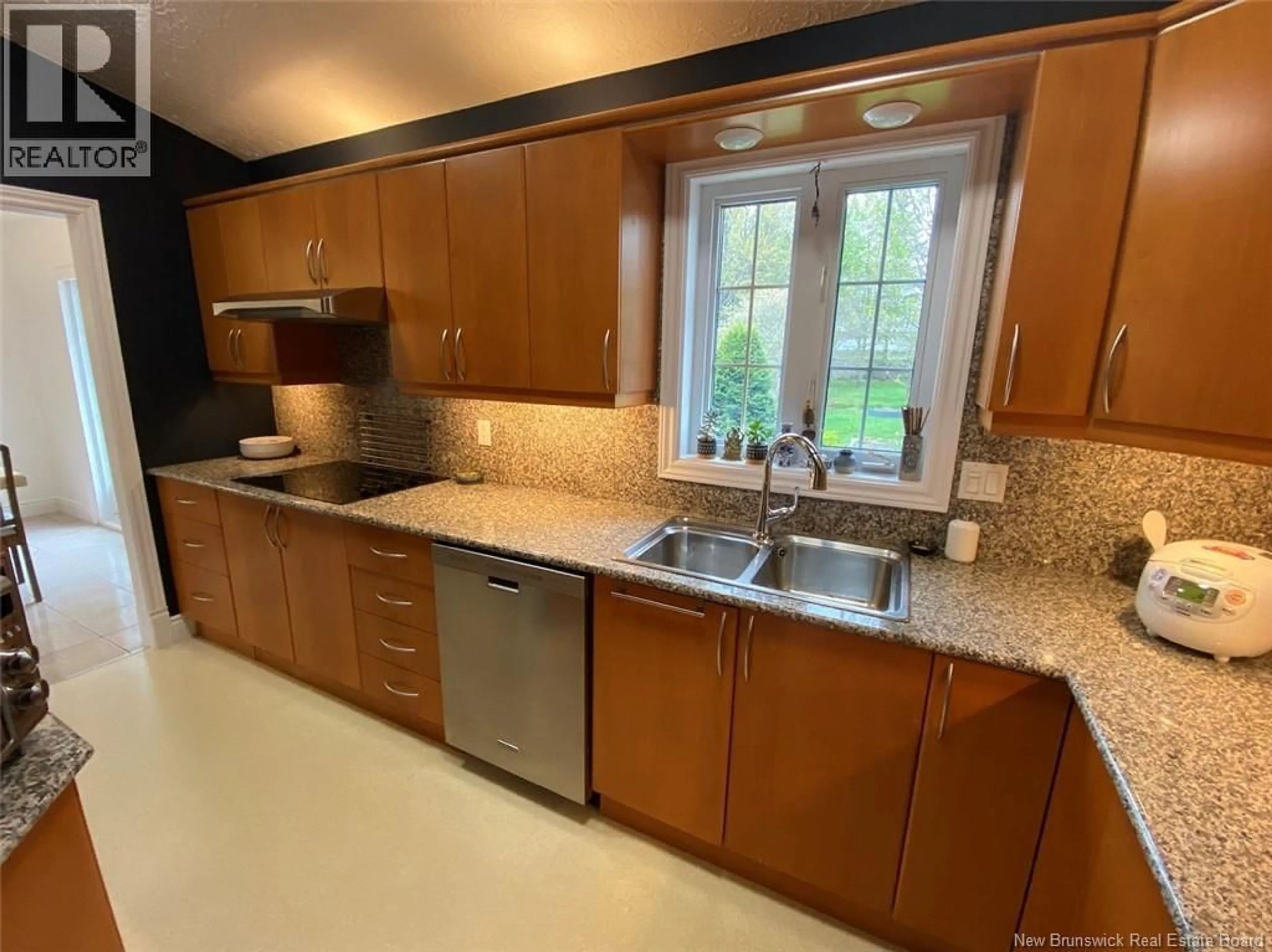 Standard kitchen, ceramic/tile floor for 164 22IEME STREET, Edmundston New Brunswick E3V3L5