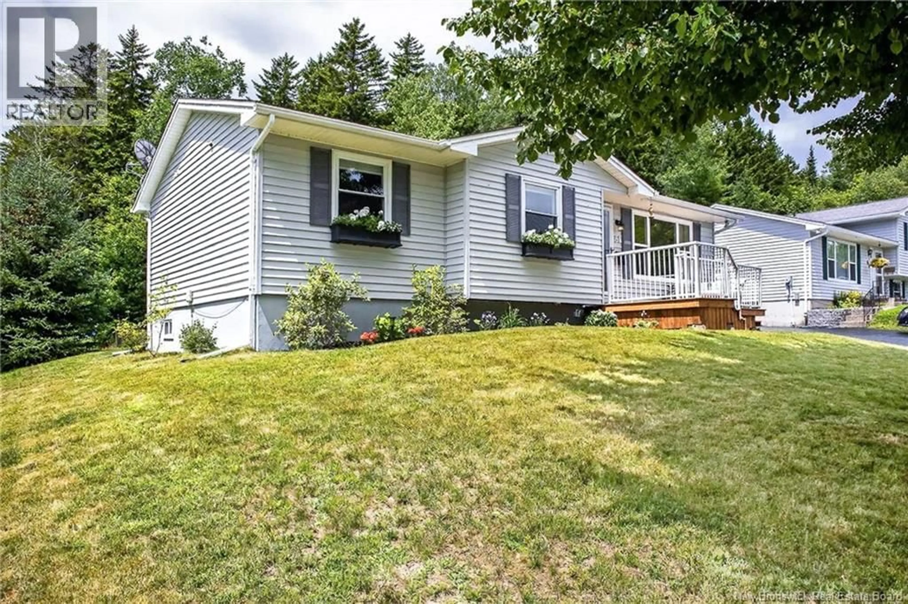 Home with vinyl exterior material, unknown for 61 MOUNTFIELD CRESCENT, Saint John New Brunswick E2M5R4