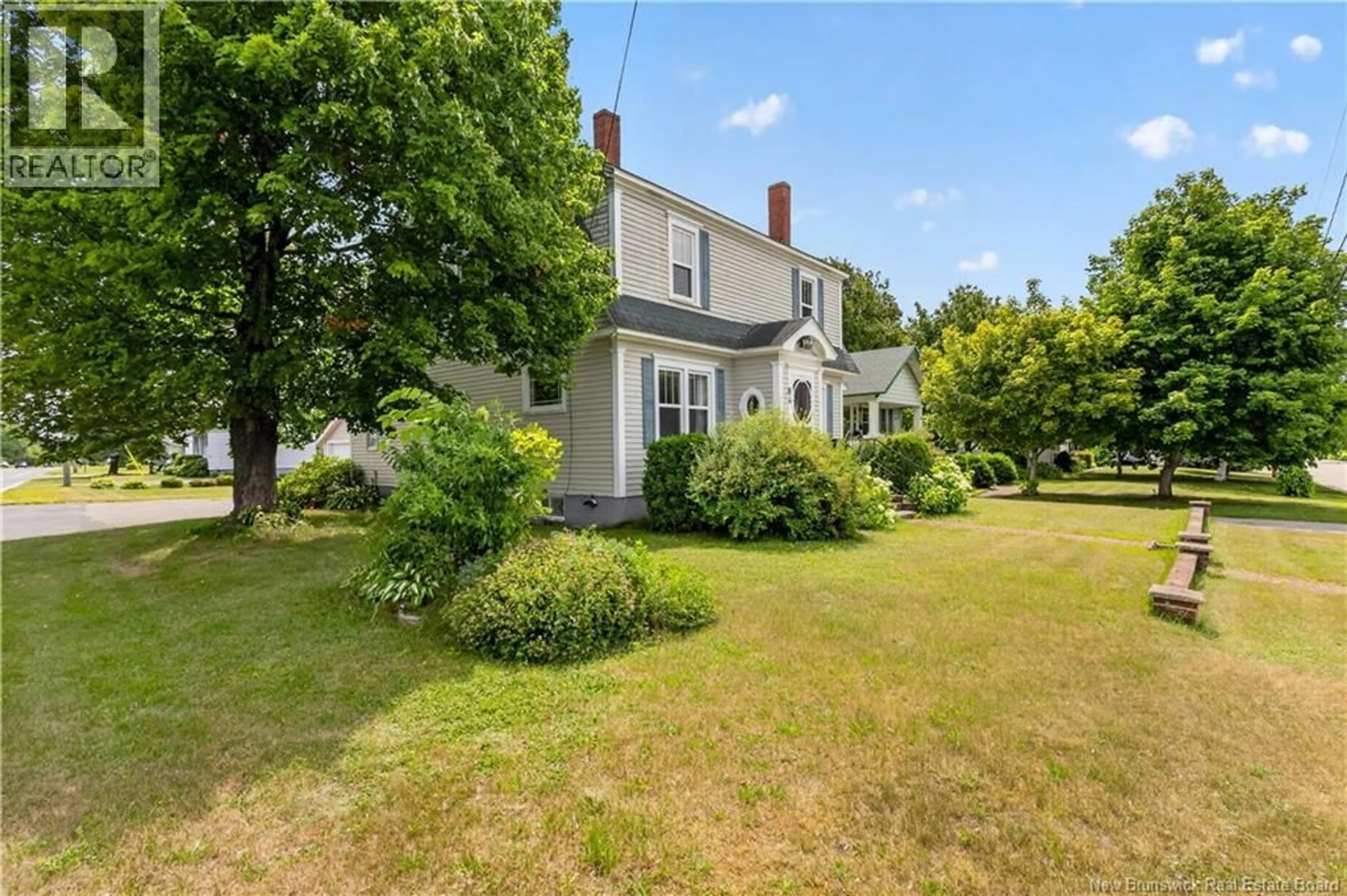 A pic from outside/outdoor area/front of a property/back of a property/a pic from drone, street for 84 HOWARD STREET, Miramichi New Brunswick E1N1V8