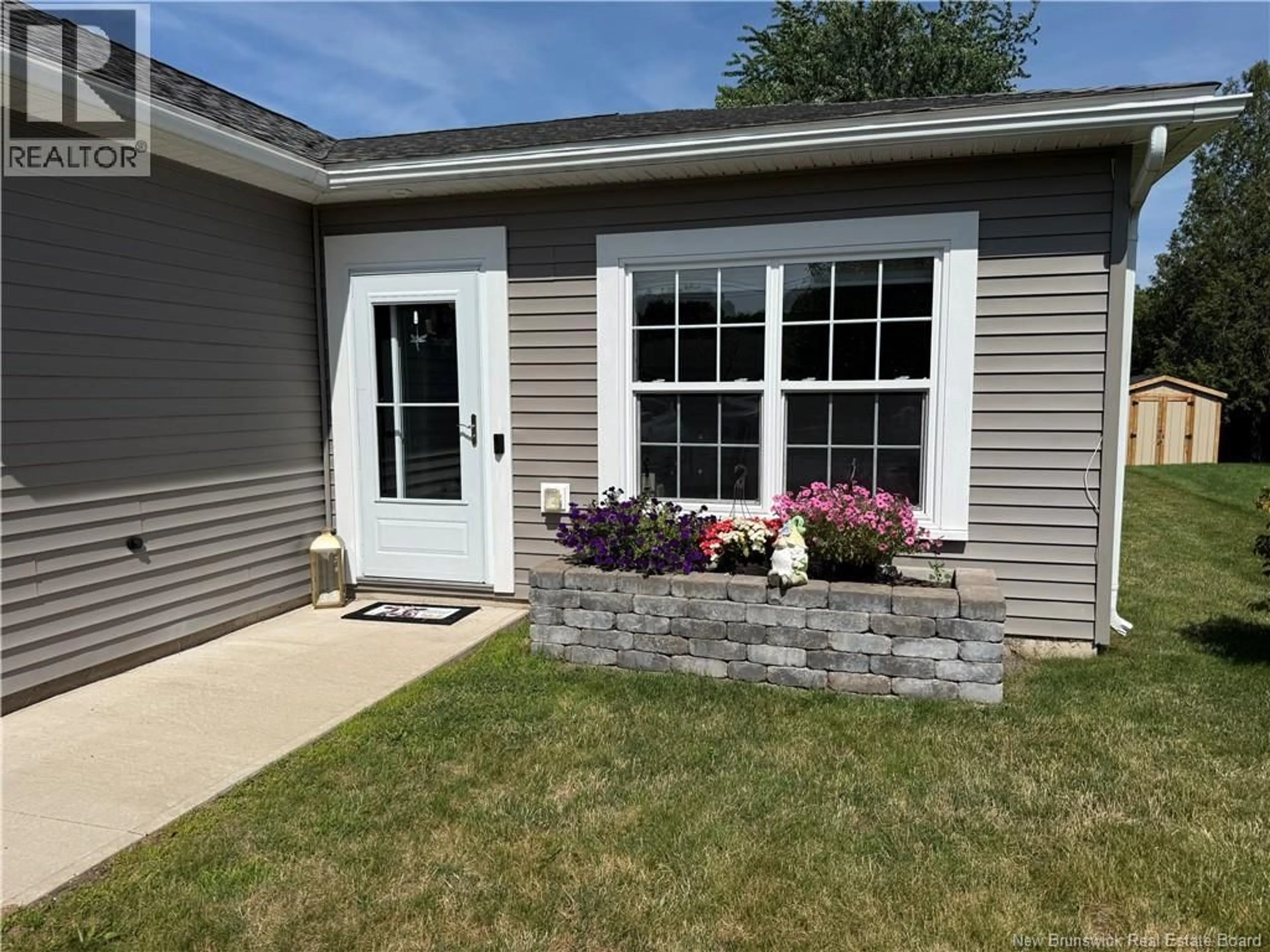 Home with vinyl exterior material, street for 17 PARKVIEW LANE, Sussex New Brunswick E4E0J8