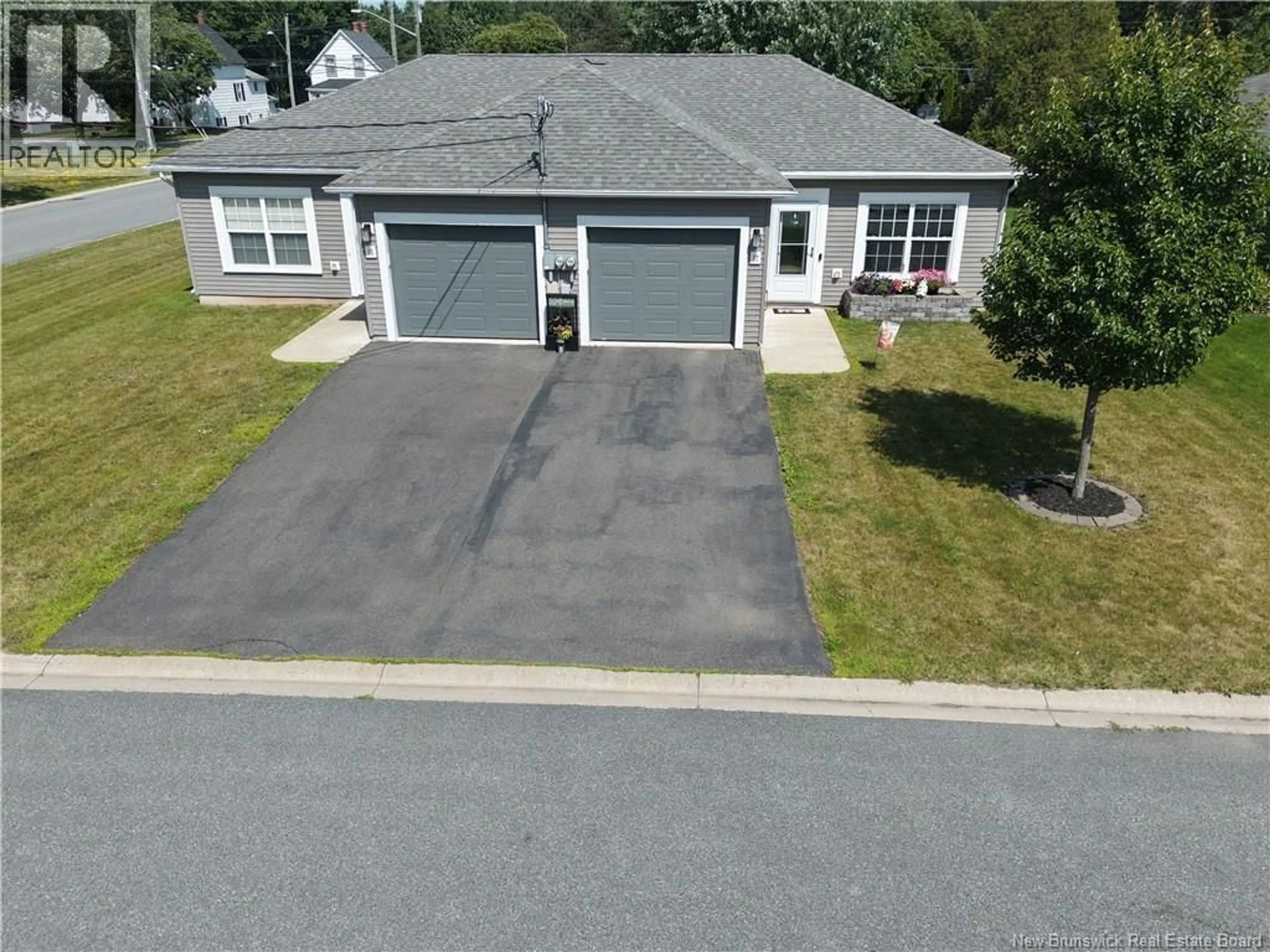A pic from outside/outdoor area/front of a property/back of a property/a pic from drone, street for 17 PARKVIEW LANE, Sussex New Brunswick E4E0J8