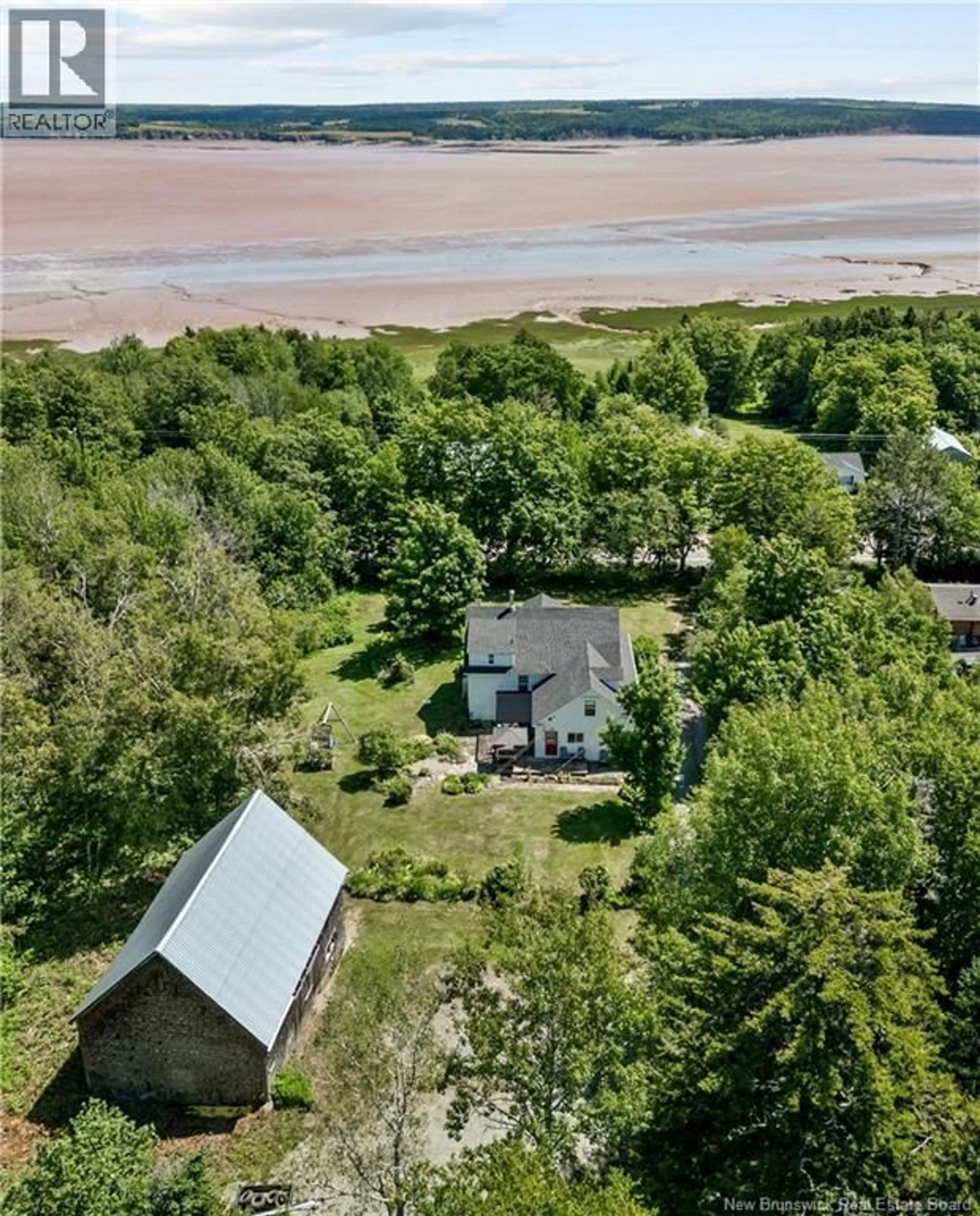 A pic from outside/outdoor area/front of a property/back of a property/a pic from drone, water/lake/river/ocean view for 3900 ROUTE 114, Hopewell Cape New Brunswick E4H3J8