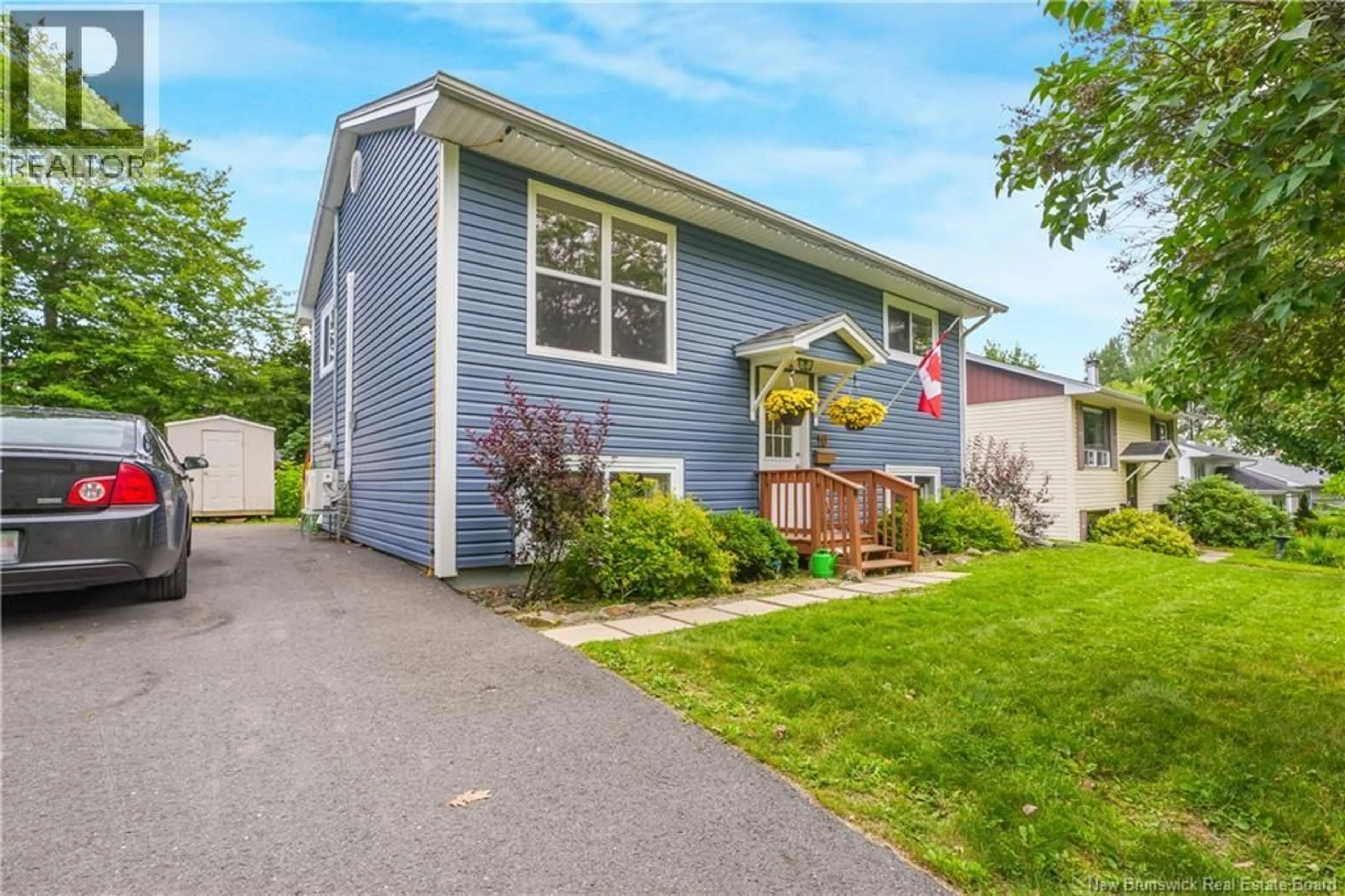 Home with vinyl exterior material, street for 10 LILAC CRESCENT, Fredericton New Brunswick E3A2G6