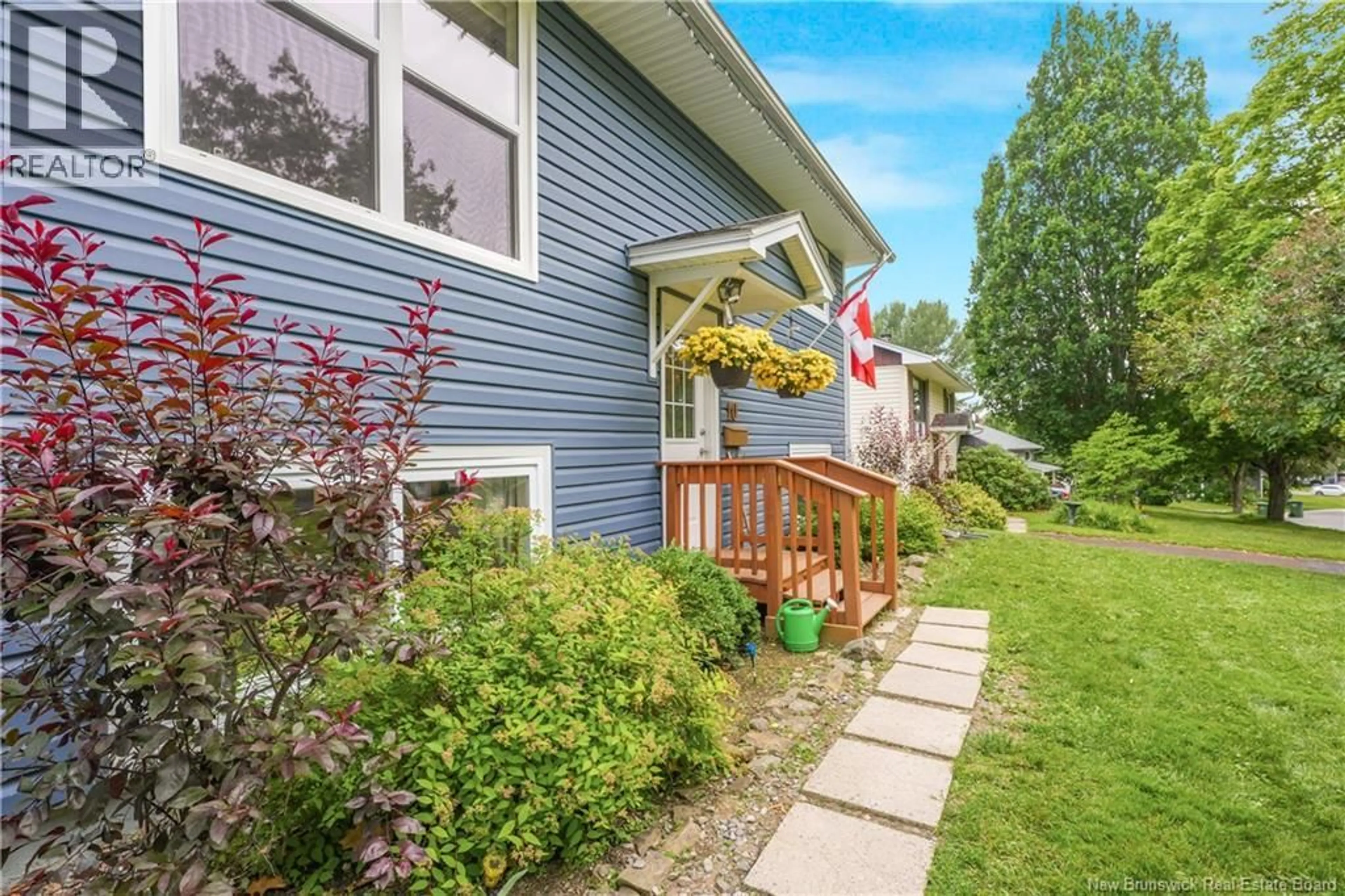 Home with vinyl exterior material, street for 10 LILAC CRESCENT, Fredericton New Brunswick E3A2G6