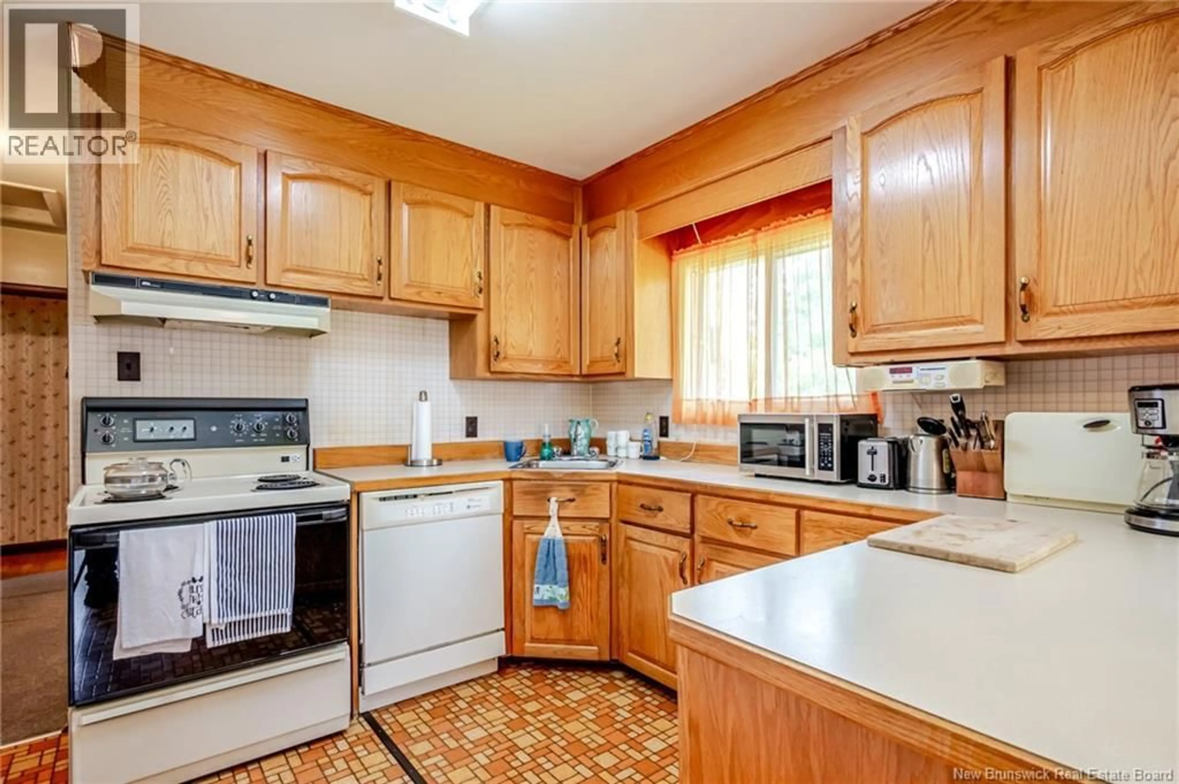 Standard kitchen, unknown for 51 MOUNTAIN ROAD, Saint John New Brunswick E2J2W9