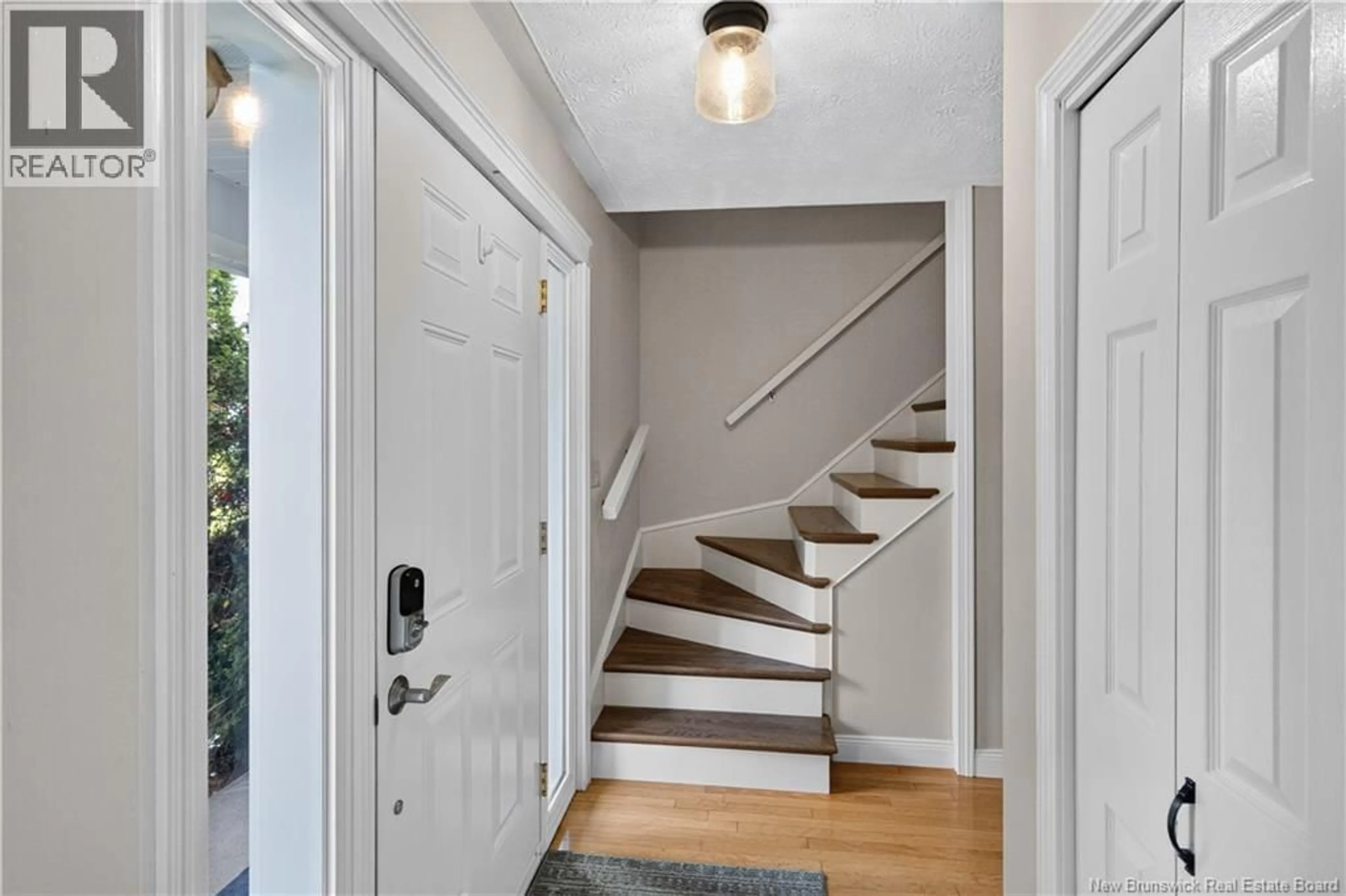 Indoor entryway for 77 GRAVENSTEIN STREET, New Maryland New Brunswick E3C1B8