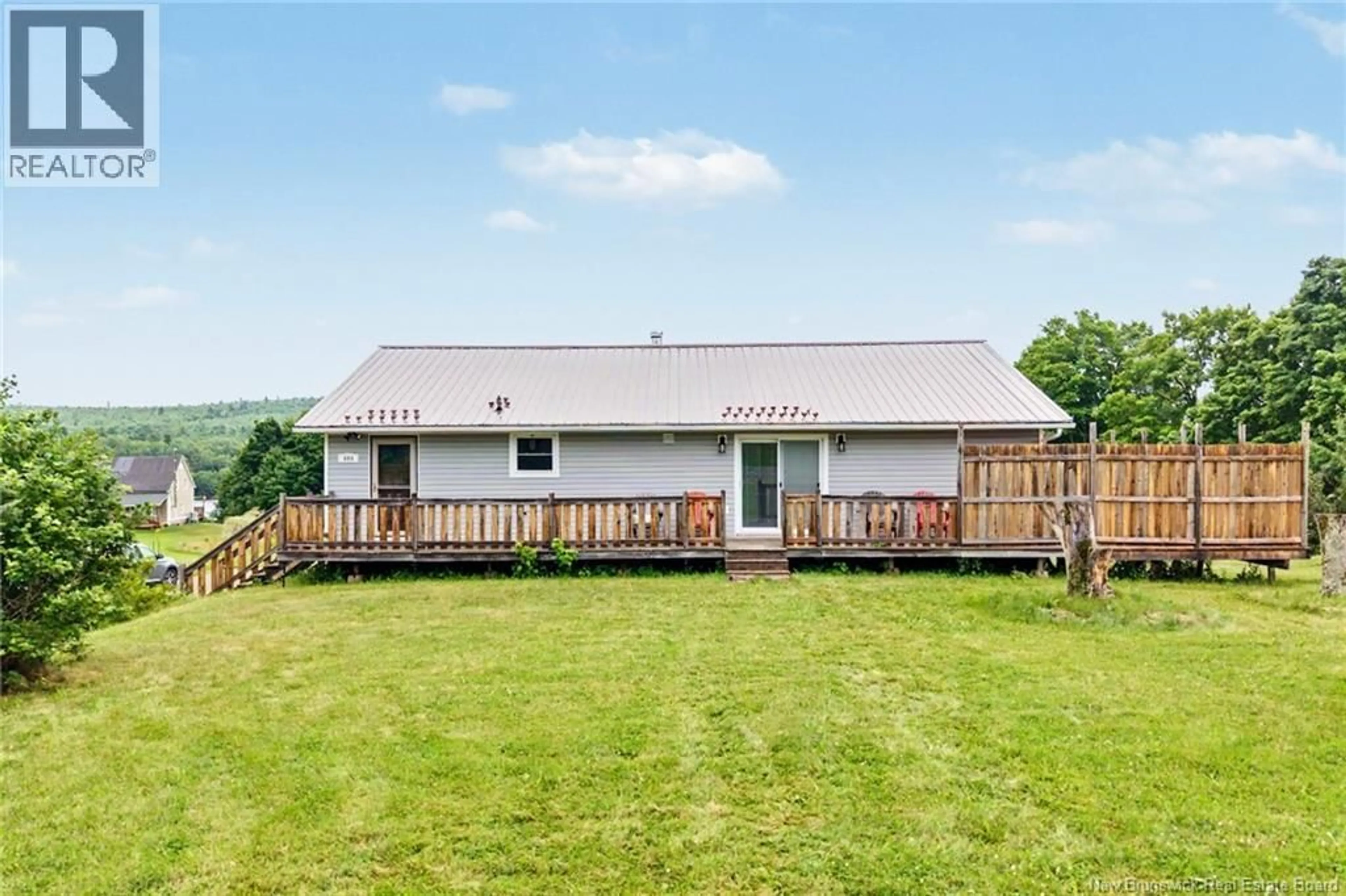 A pic from outside/outdoor area/front of a property/back of a property/a pic from drone, building for 664 OTIS DRIVE, Nackawic New Brunswick E6G1H8