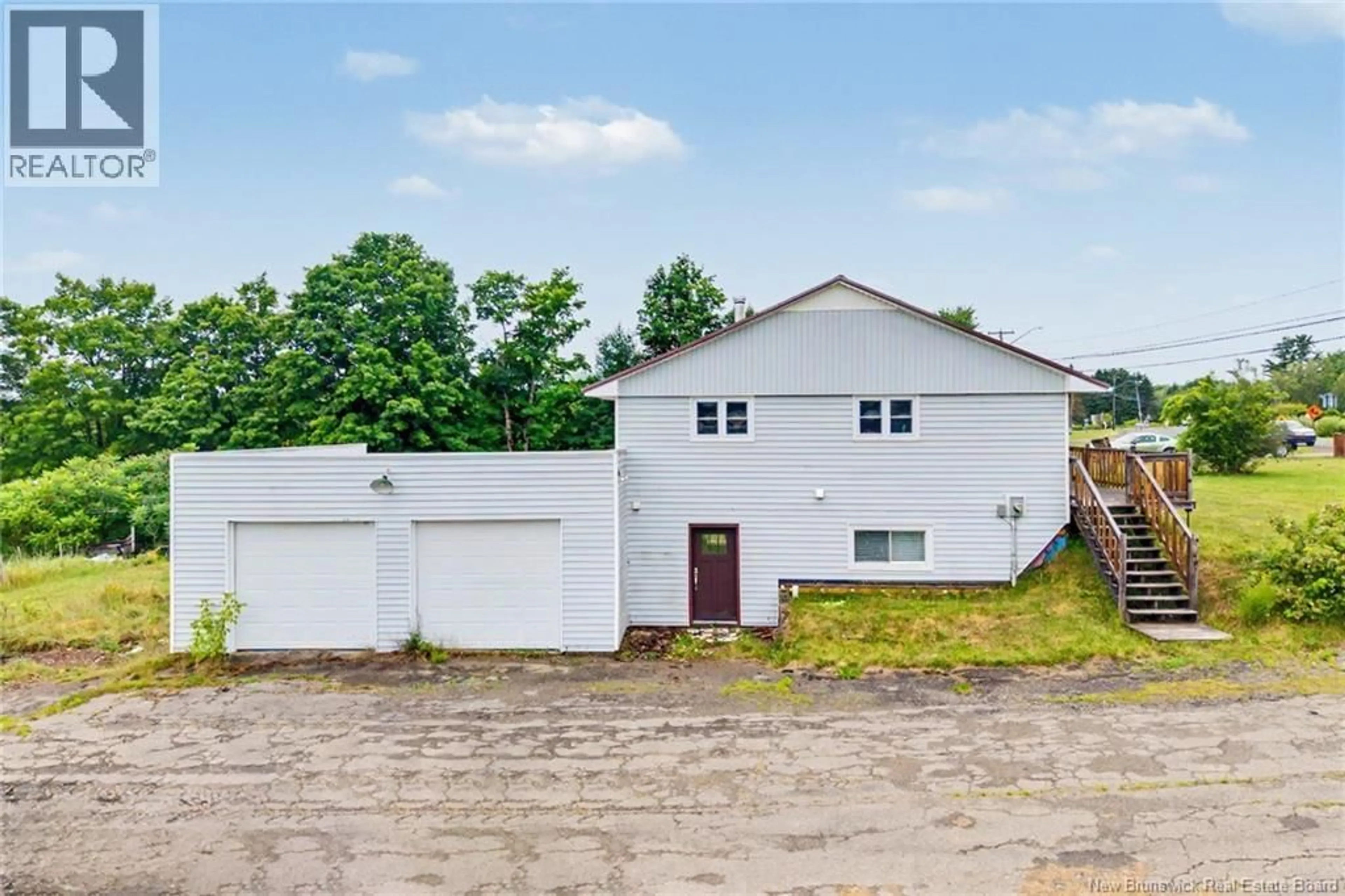 A pic from outside/outdoor area/front of a property/back of a property/a pic from drone, building for 664 OTIS DRIVE, Nackawic New Brunswick E6G1H8