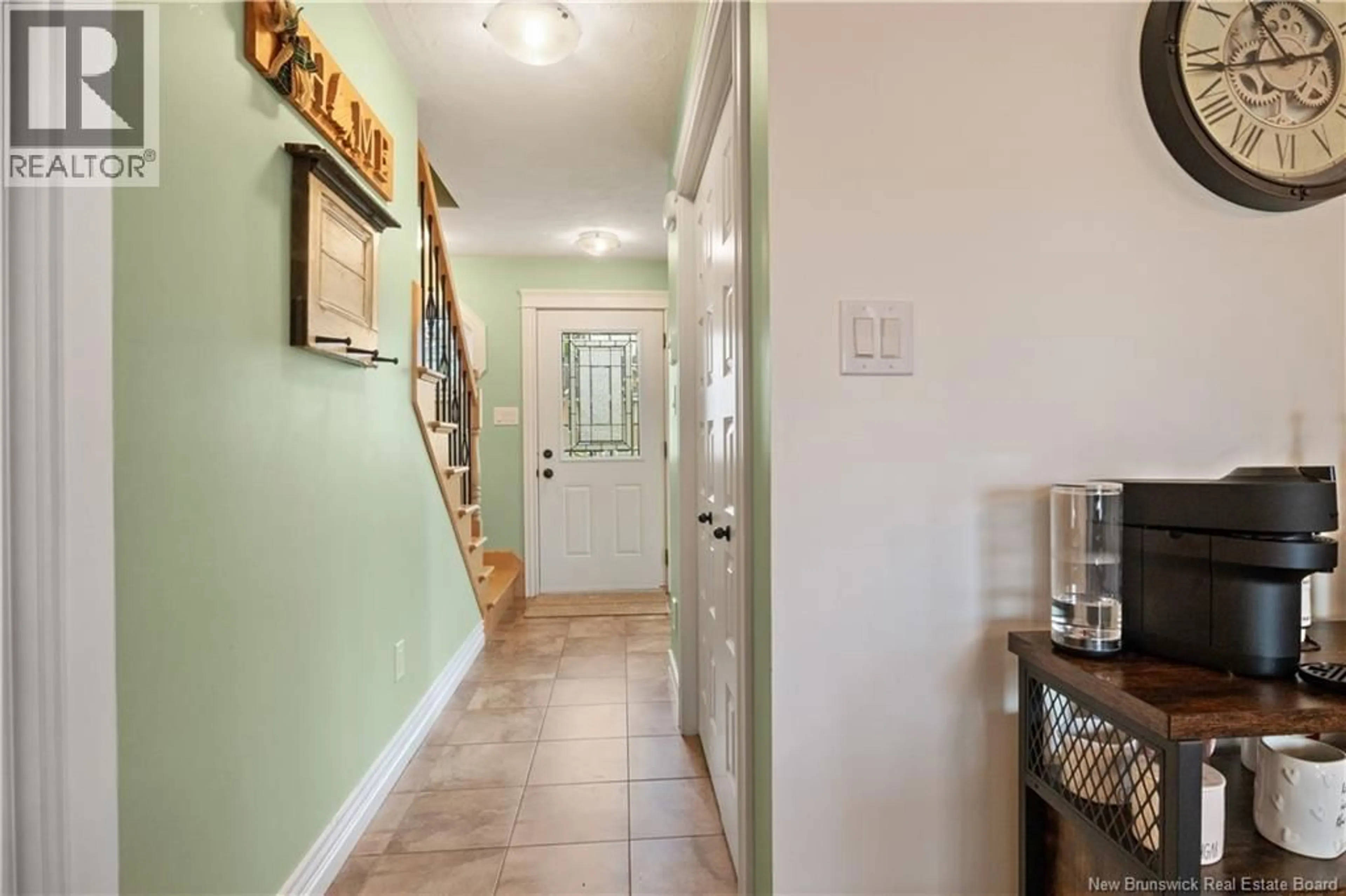Indoor entryway for 65 CUMBERLAND, Moncton New Brunswick E1G0Z9