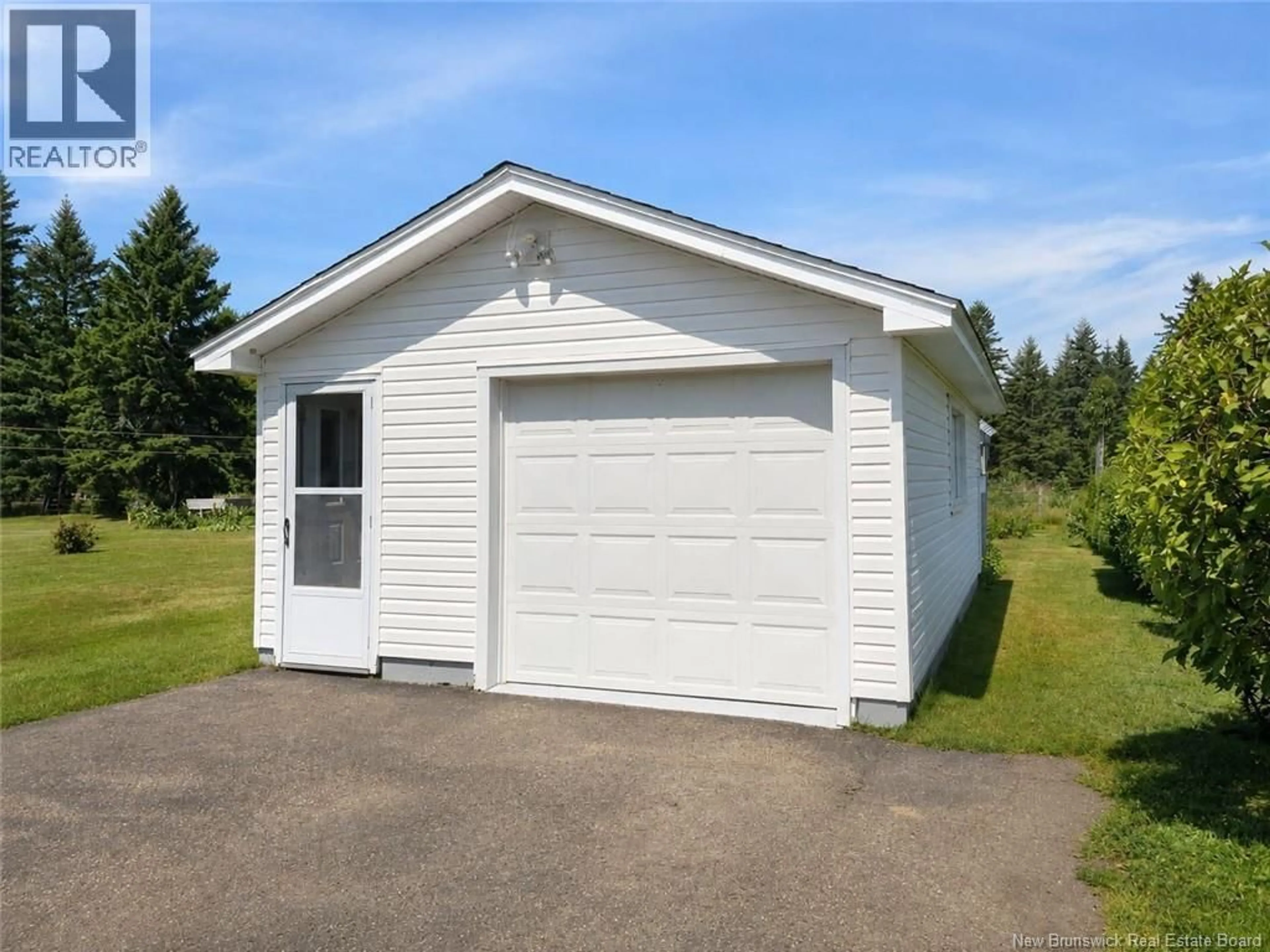Indoor garage for 4212 CH FOSTER, Tracadie New Brunswick E1X1C2