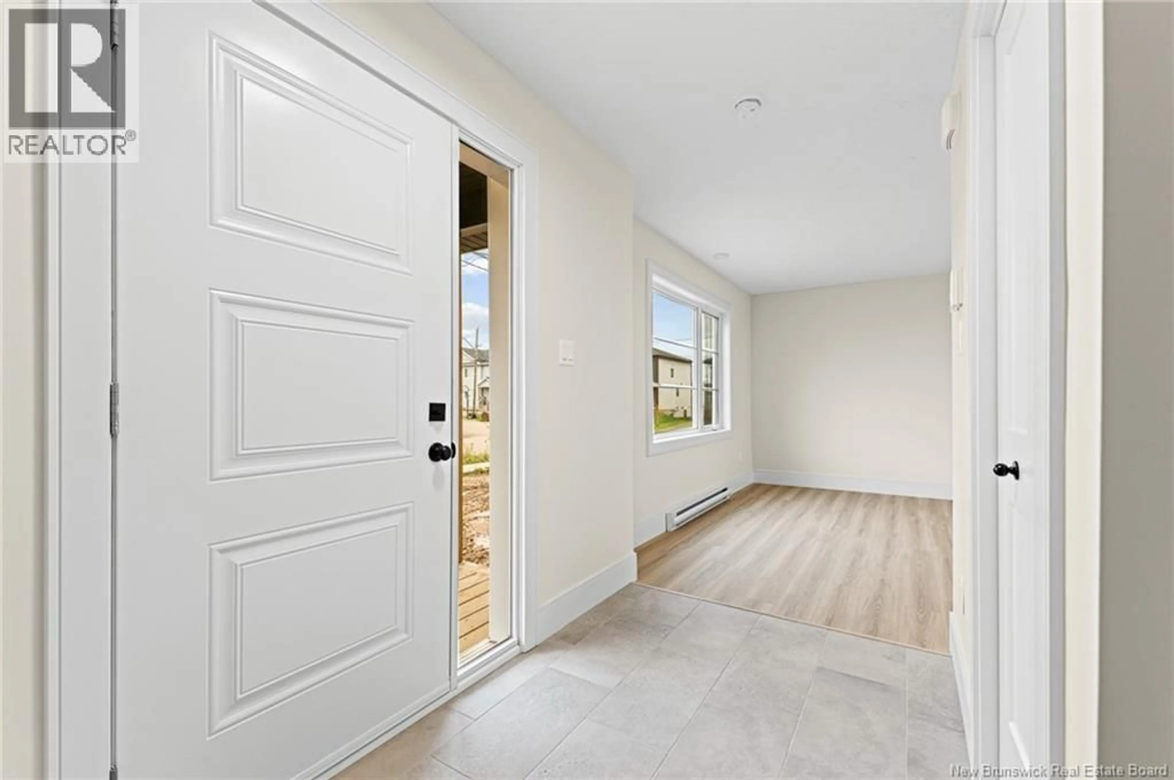Indoor entryway for 118 EDINGTON STREET, Moncton New Brunswick E1E0G6