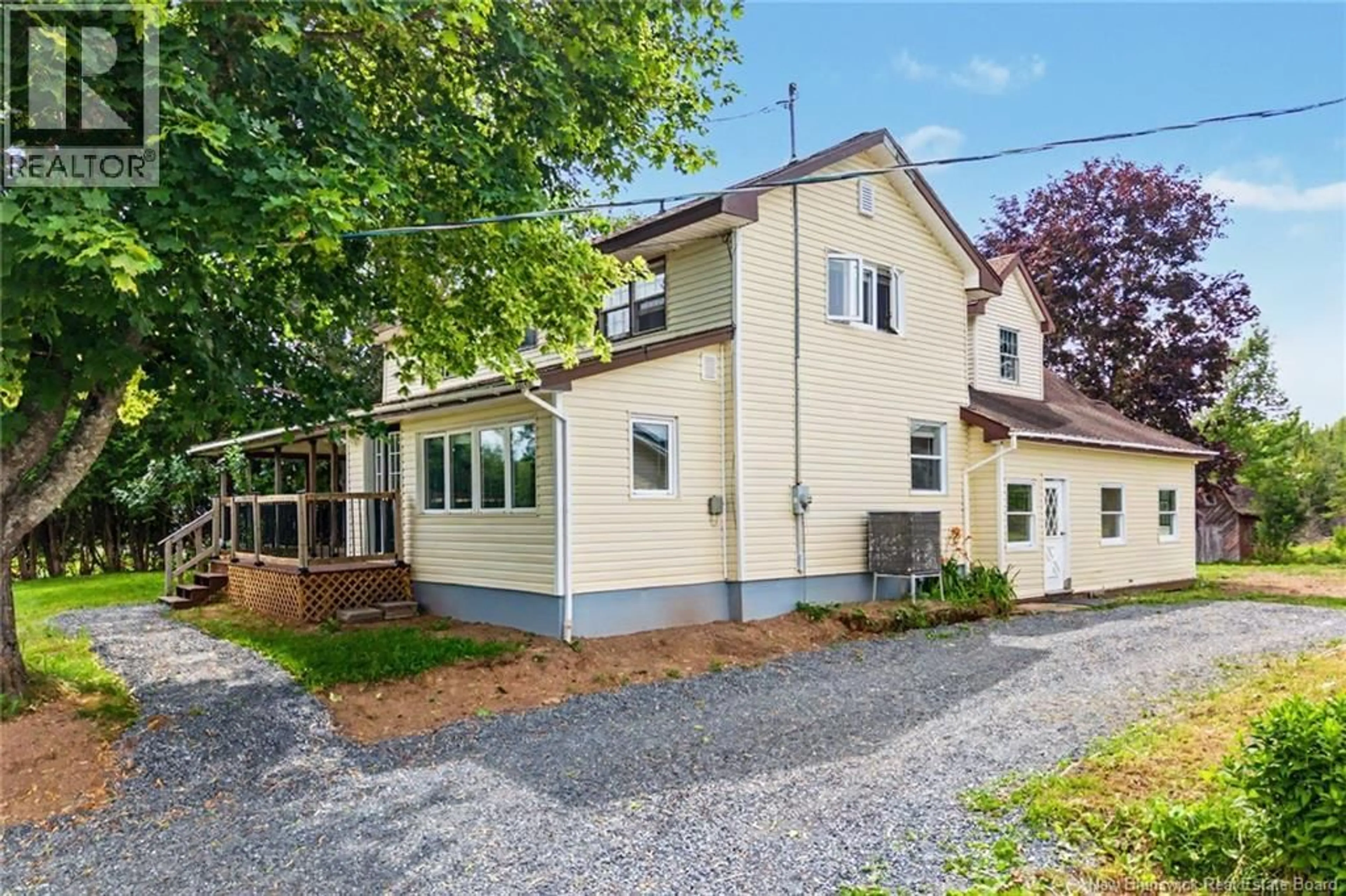 A pic from outside/outdoor area/front of a property/back of a property/a pic from drone, street for 1122 ROUTE 655, Waasis New Brunswick E3B8W2