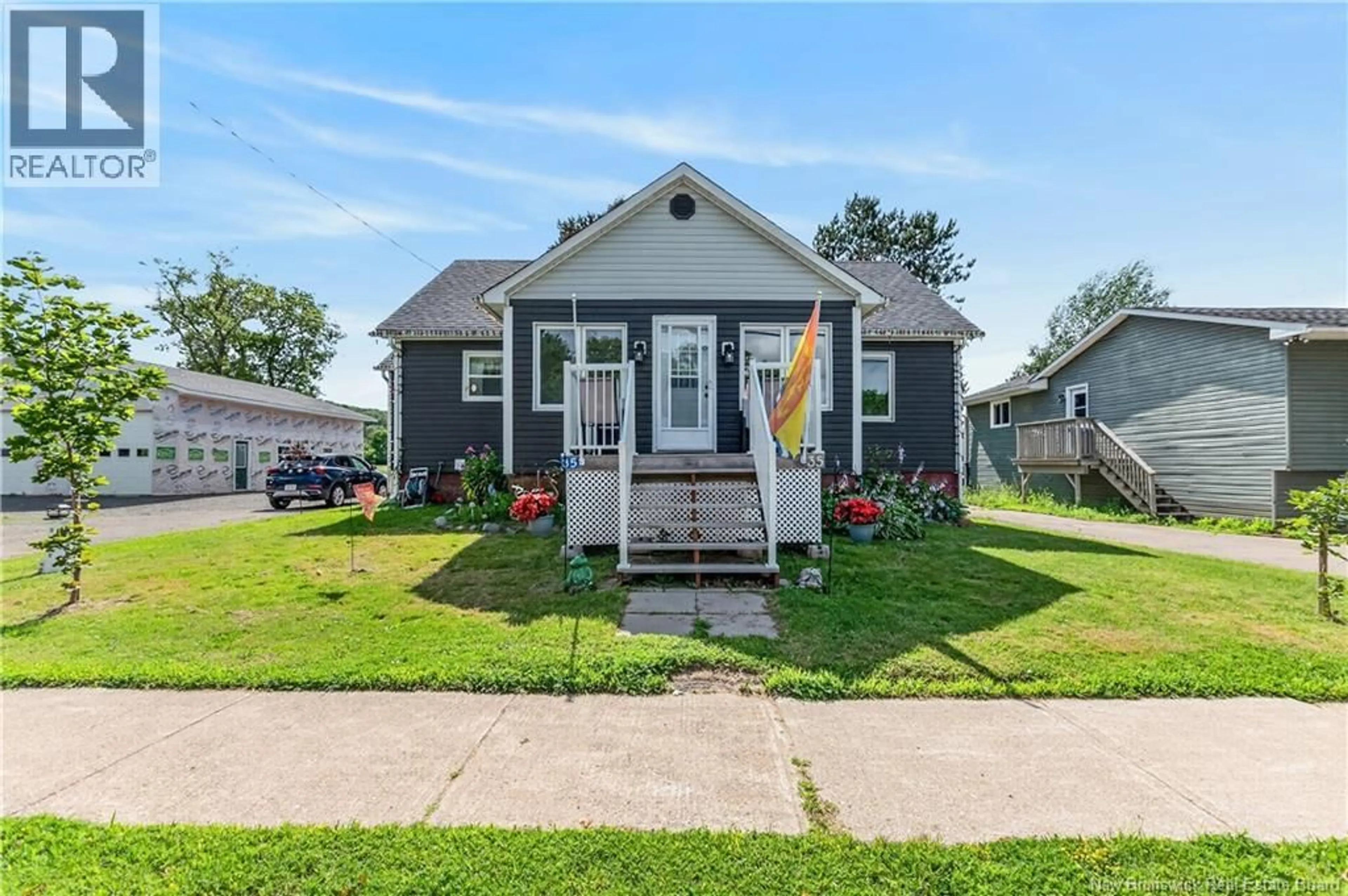 Home with vinyl exterior material, street for 35 NEEDLE STREET, Sussex Corner New Brunswick E4E2Z2