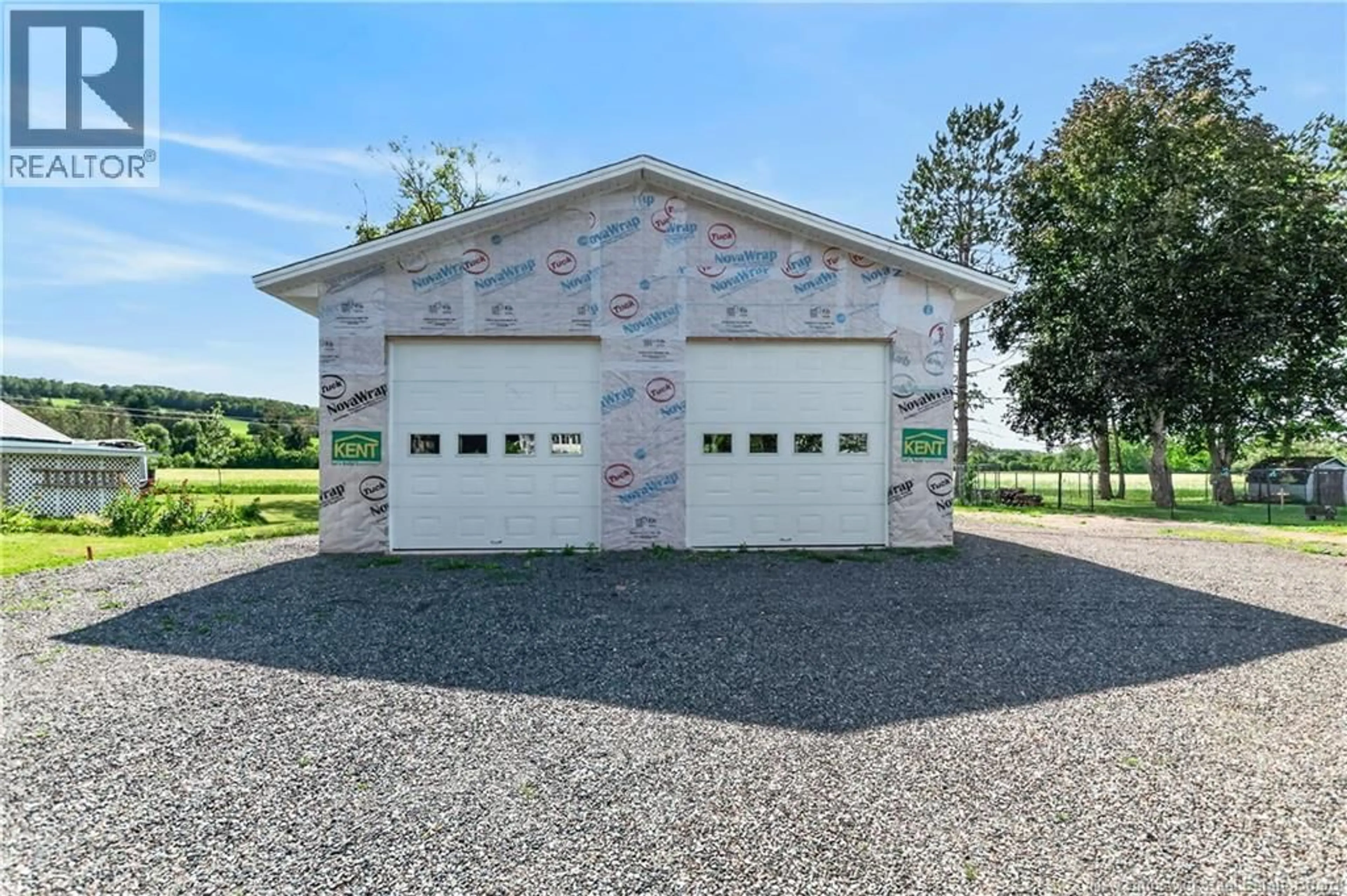 Indoor garage for 35 NEEDLE STREET, Sussex Corner New Brunswick E4E2Z2