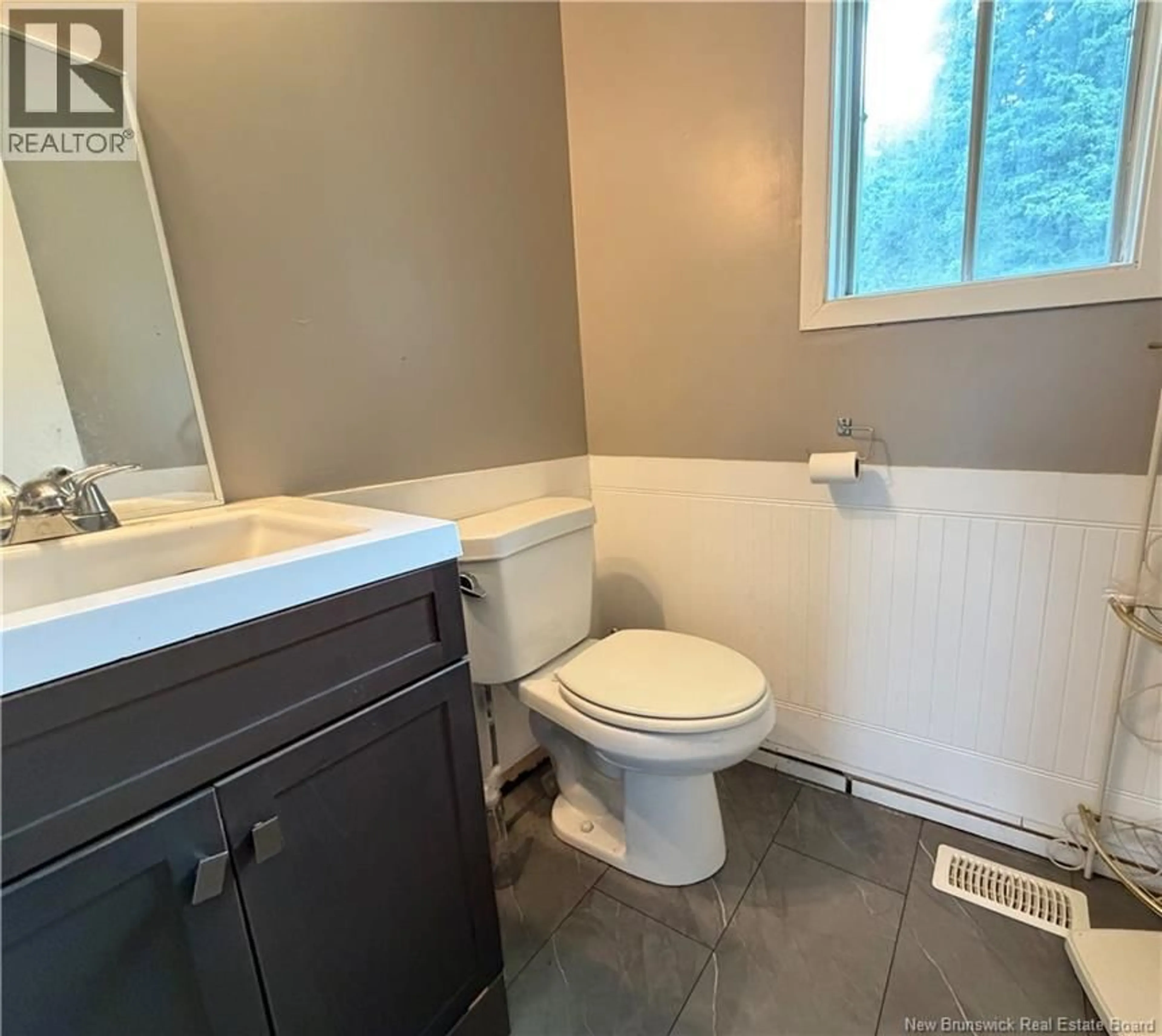 Standard bathroom, ceramic/tile floor for 113 CHEMIN RANG 7 & 8, Kedgwick New Brunswick E8B1V8