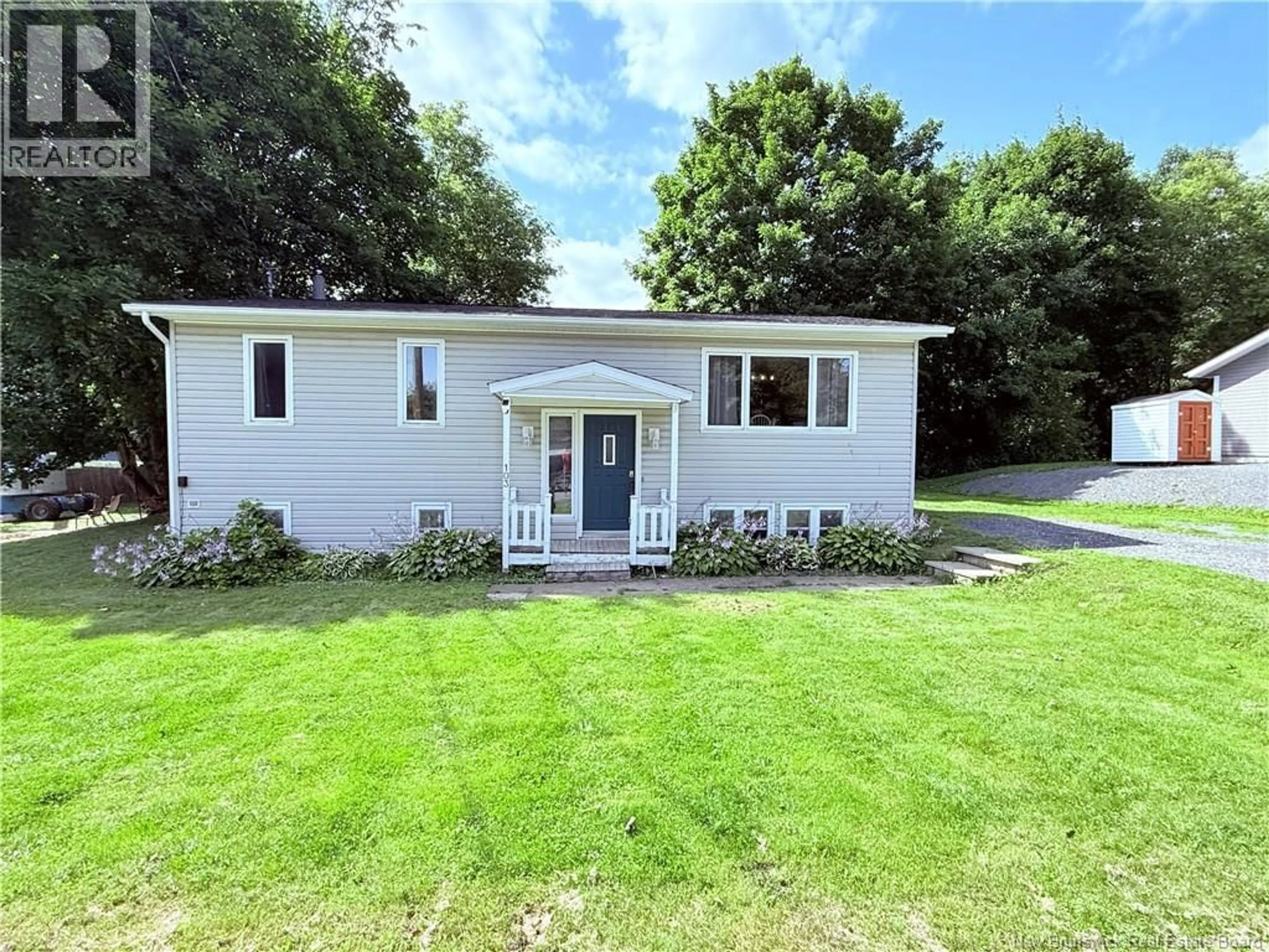 Home with vinyl exterior material, unknown for 103 GOLD STREET, Woodstock New Brunswick E7M1V4