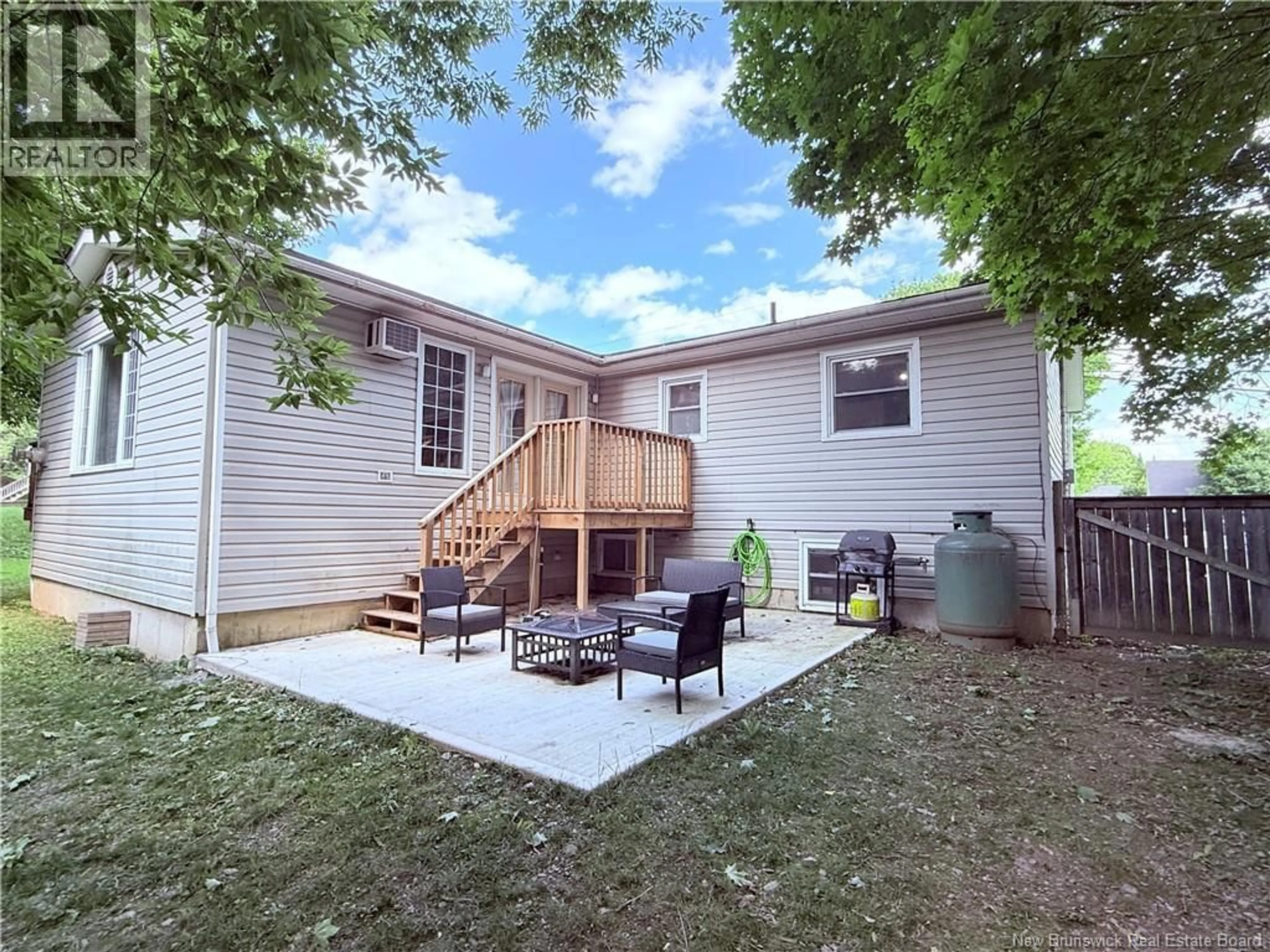 Patio, street for 103 GOLD STREET, Woodstock New Brunswick E7M1V4