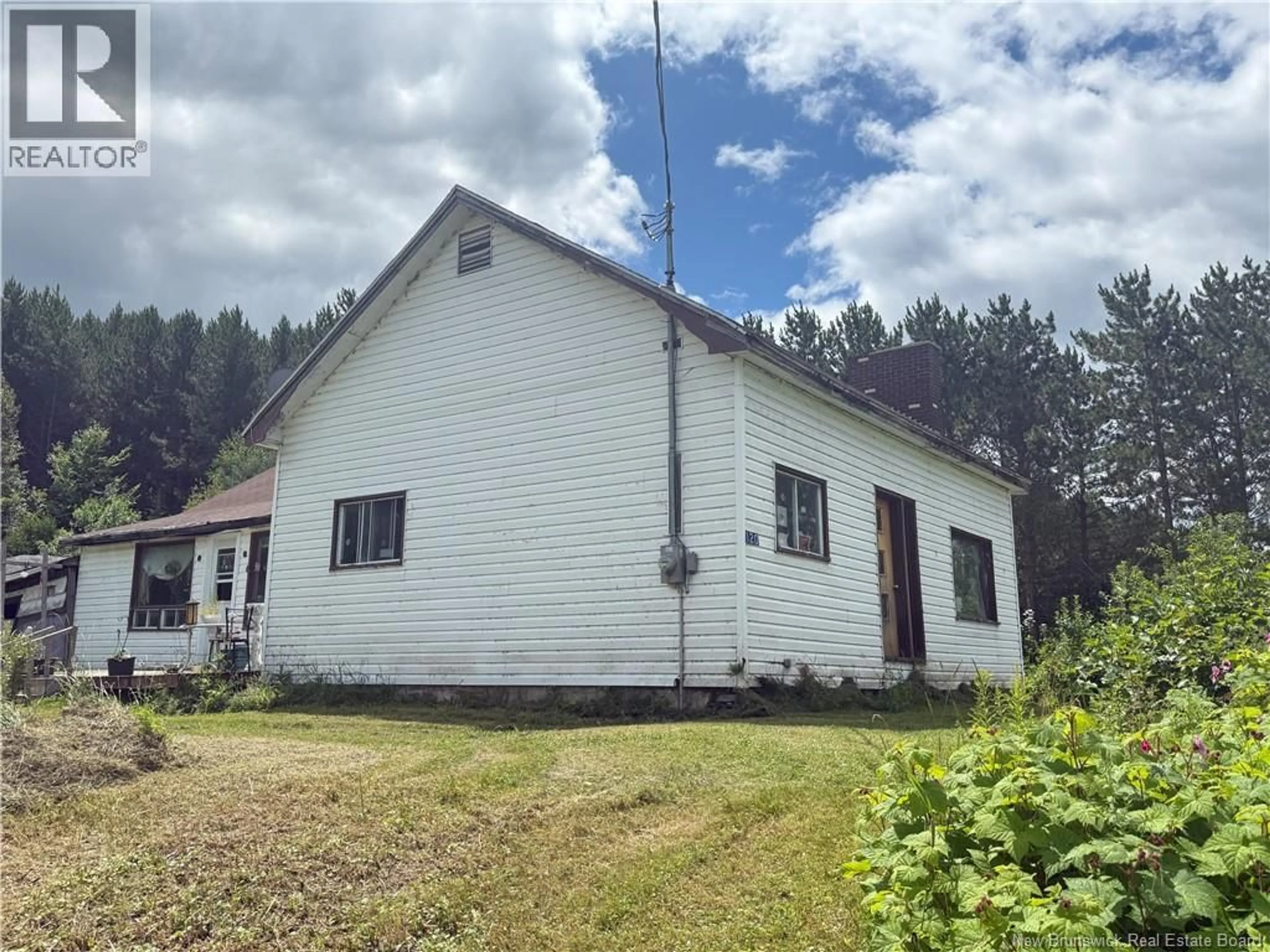 A pic from outside/outdoor area/front of a property/back of a property/a pic from drone, building for 120 CHURCHLAND, Tilley New Brunswick E7H1S3