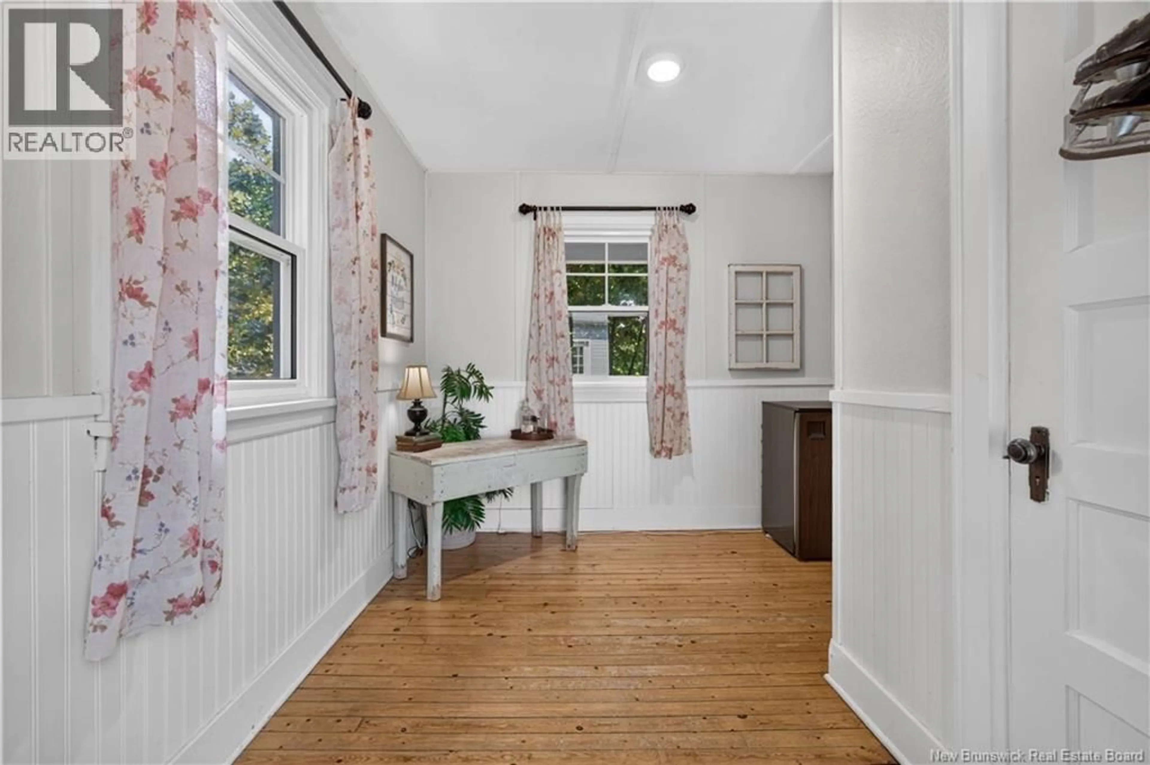 Indoor entryway for 260 RADIO STREET, Miramichi New Brunswick E1V2W5