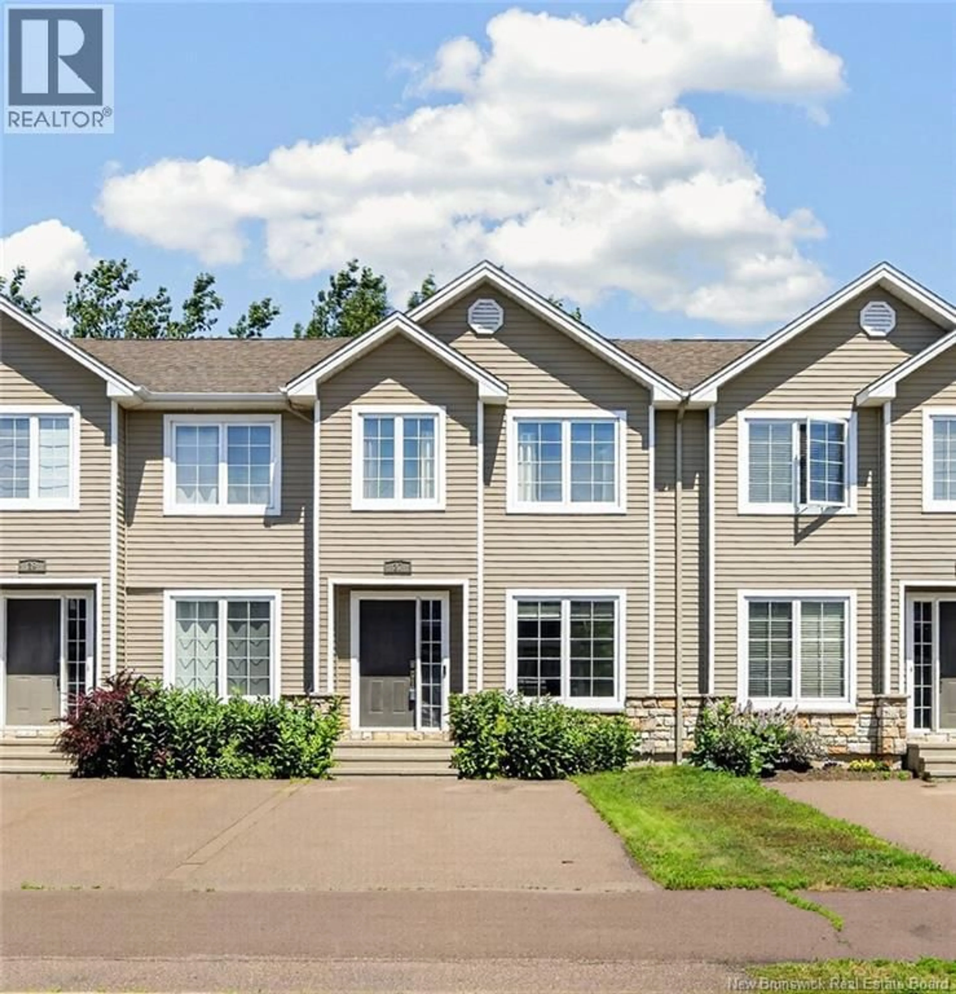 Home with vinyl exterior material, street for 27 OXIARD STREET, Dieppe New Brunswick E1A6A6