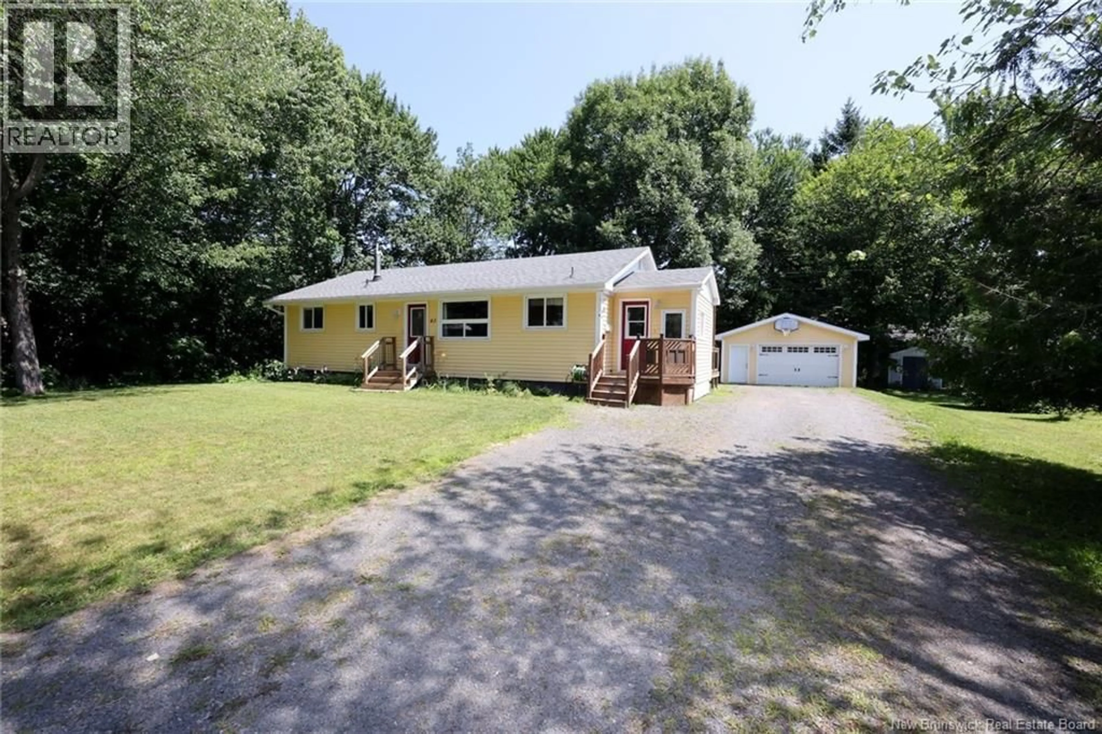 A pic from outside/outdoor area/front of a property/back of a property/a pic from drone, street for 43 BROADVIEW AVENUE, Fredericton New Brunswick E3A1K6