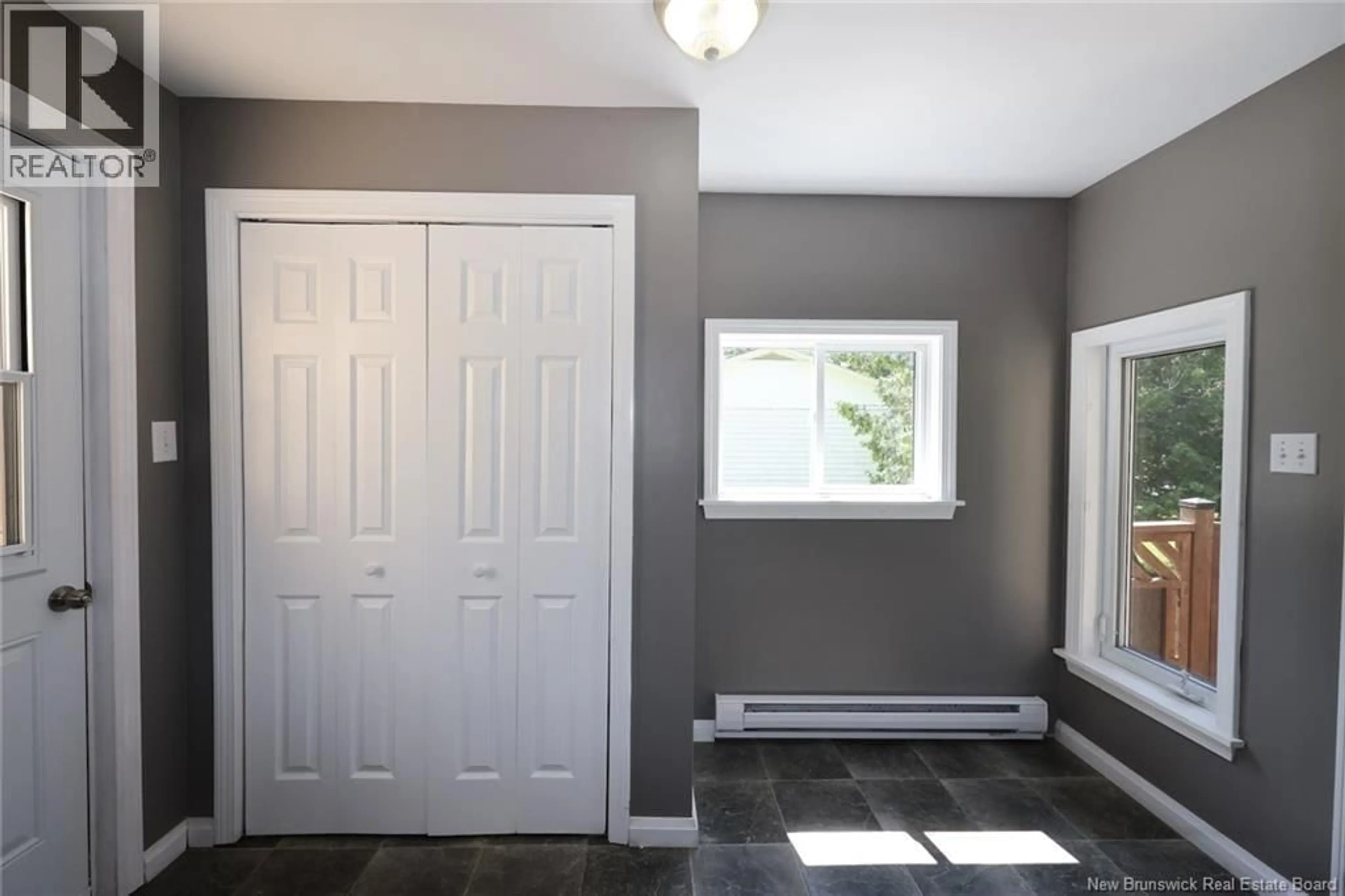 Indoor entryway for 43 BROADVIEW AVENUE, Fredericton New Brunswick E3A1K6