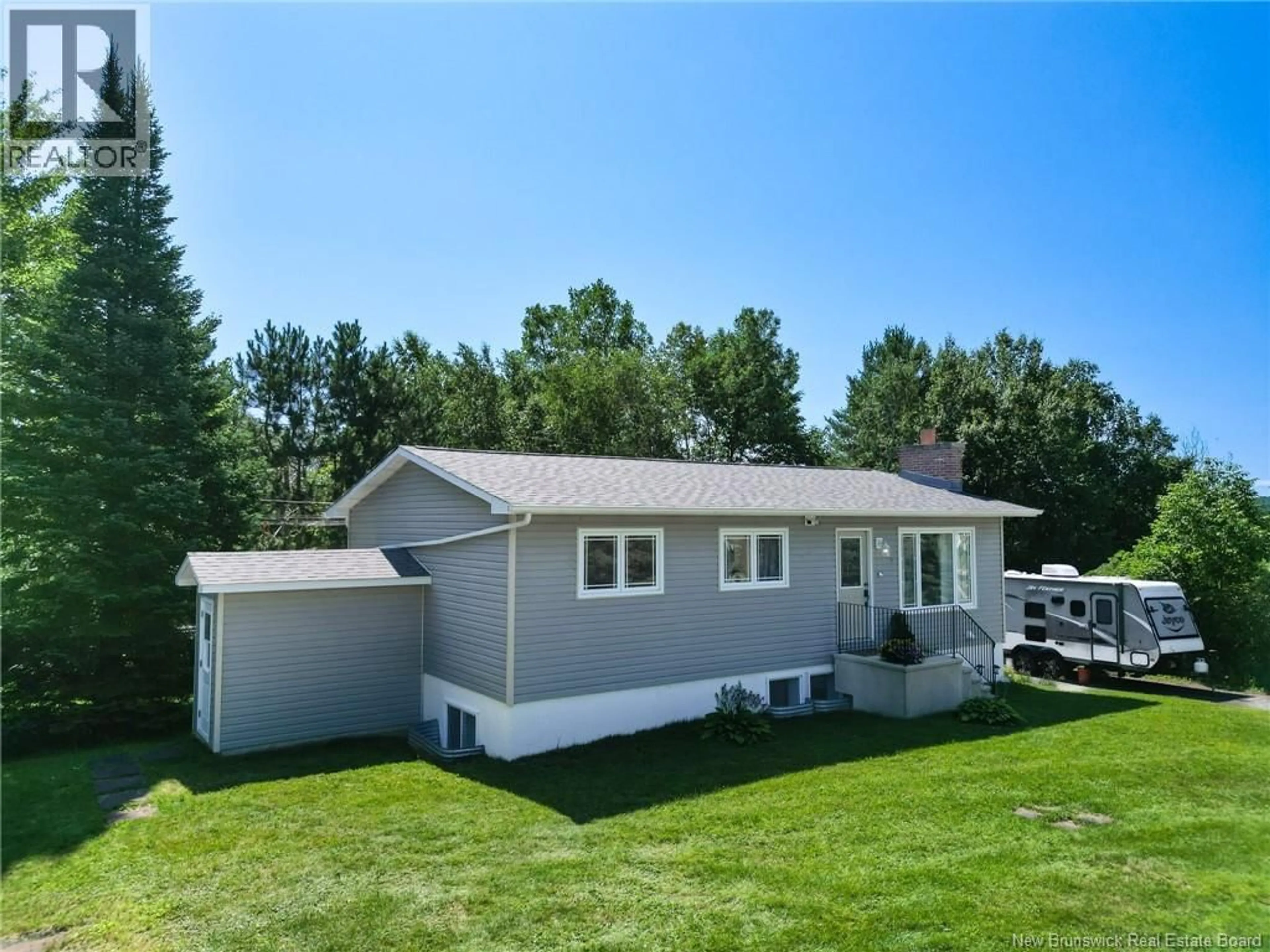 Home with vinyl exterior material, unknown for 184 DIAMOND STREET, Fredericton New Brunswick E3G7V1