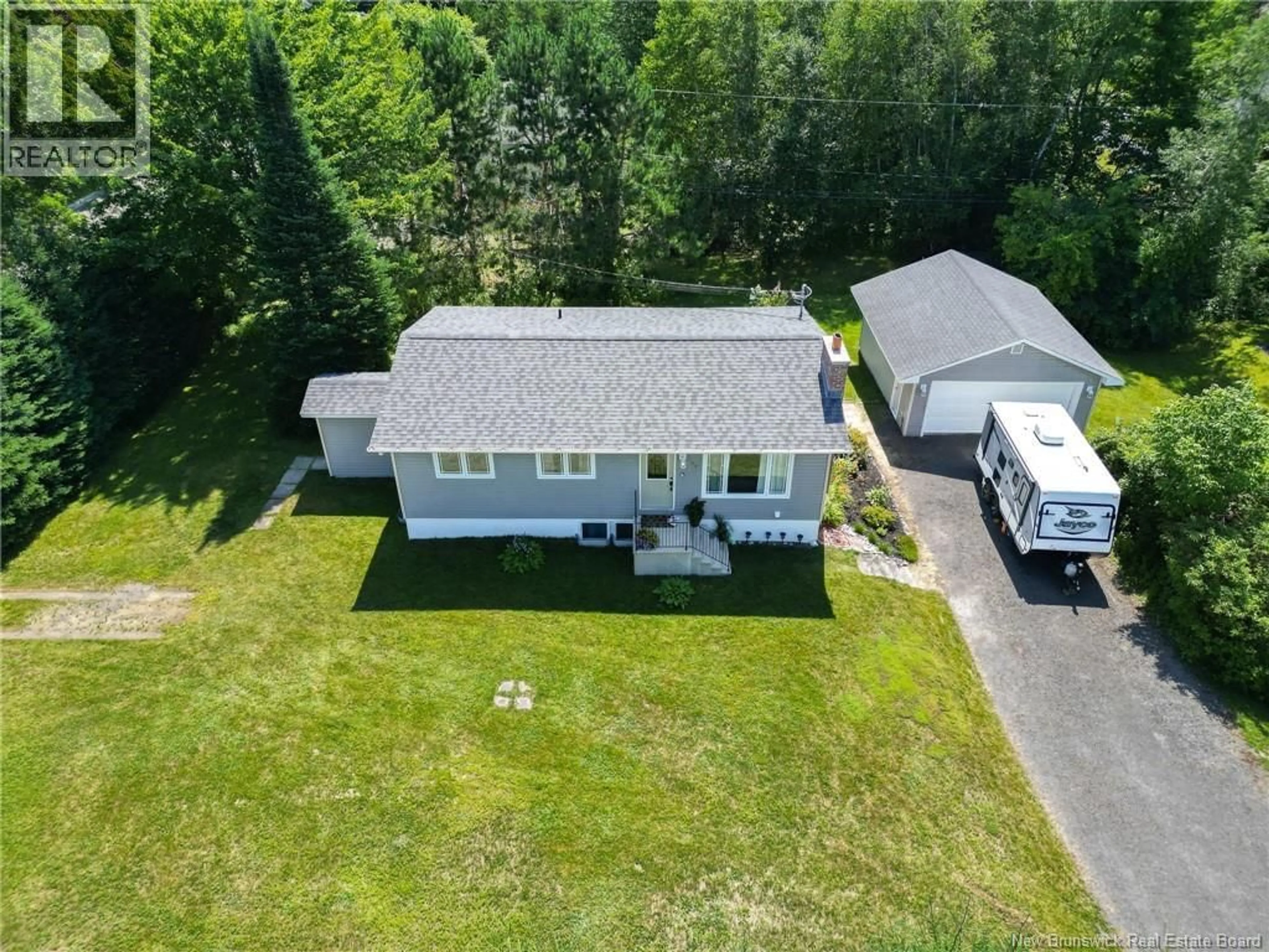 A pic from outside/outdoor area/front of a property/back of a property/a pic from drone, unknown for 184 DIAMOND STREET, Fredericton New Brunswick E3G7V1