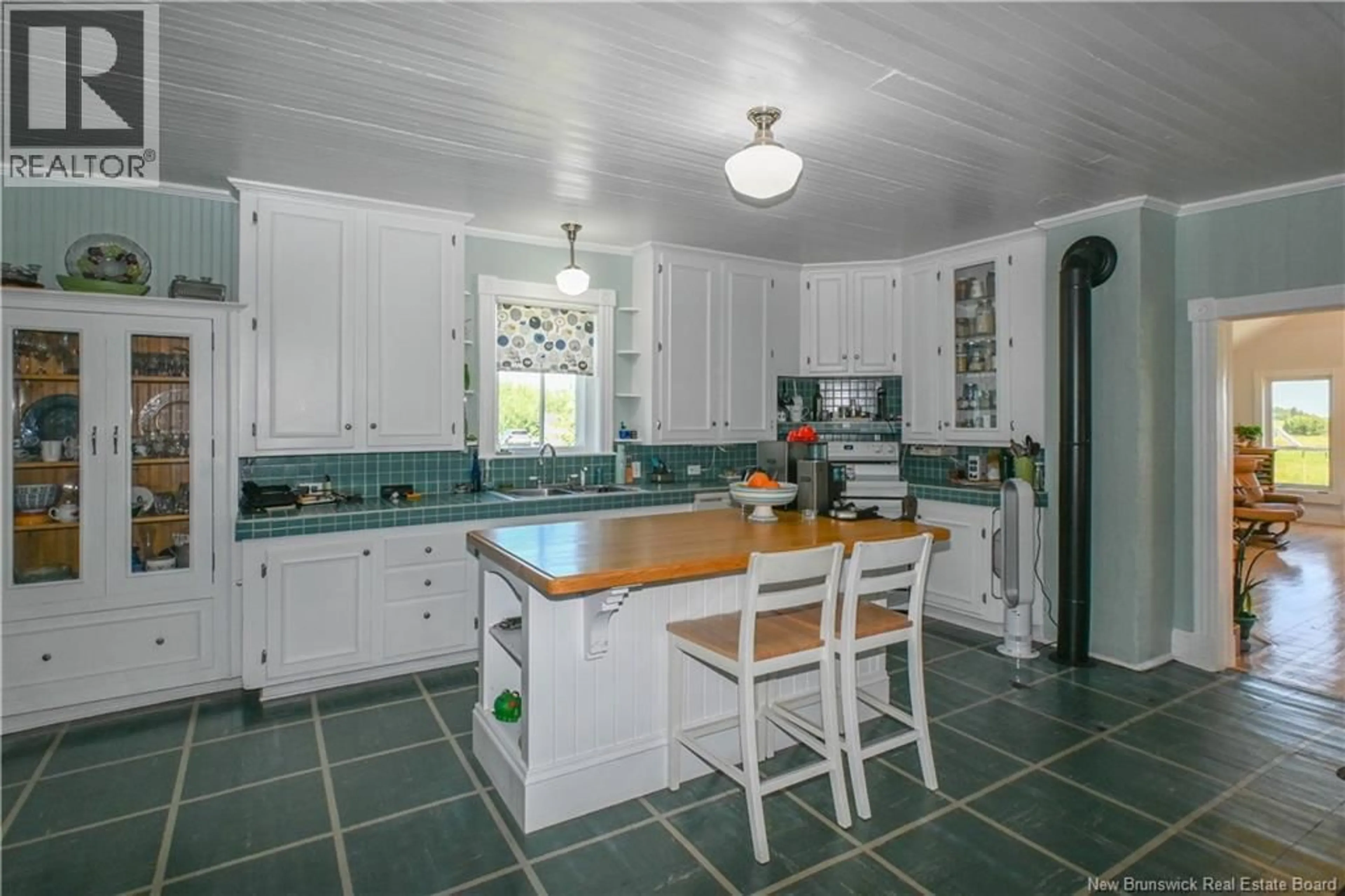 Standard kitchen, ceramic/tile floor for 436 HAUT-SHIPPAGAN ROAD, Haut-Shippagan New Brunswick E8S2R1