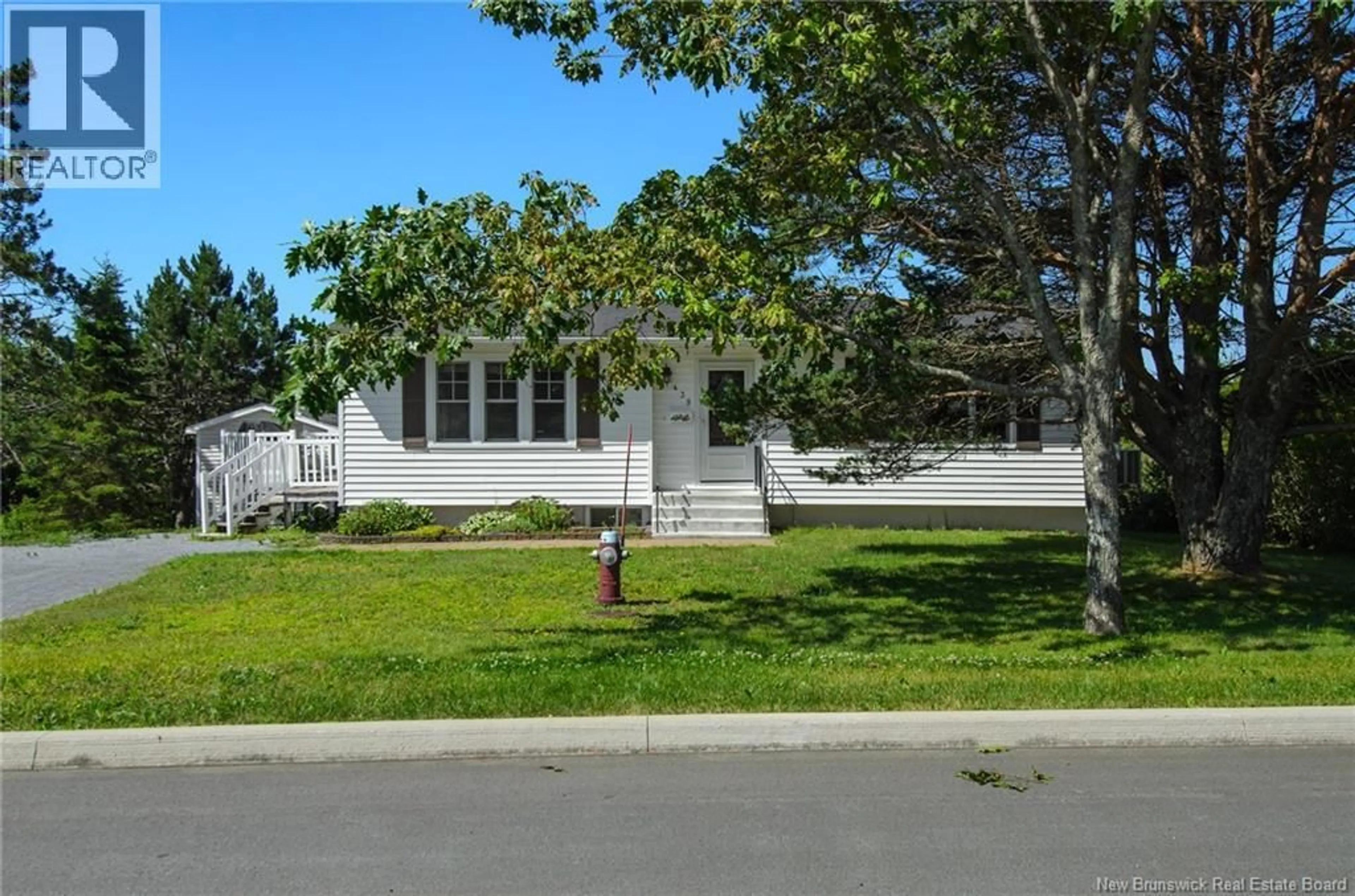 A pic from outside/outdoor area/front of a property/back of a property/a pic from drone, street for 439 SUMMIT DRIVE, Saint John New Brunswick E2J3Y9